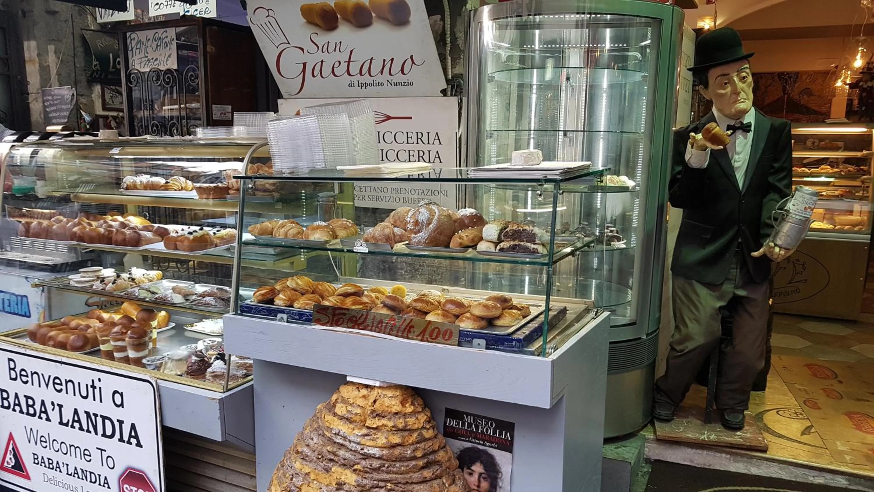 Food and drinks in Metro duomo b&b