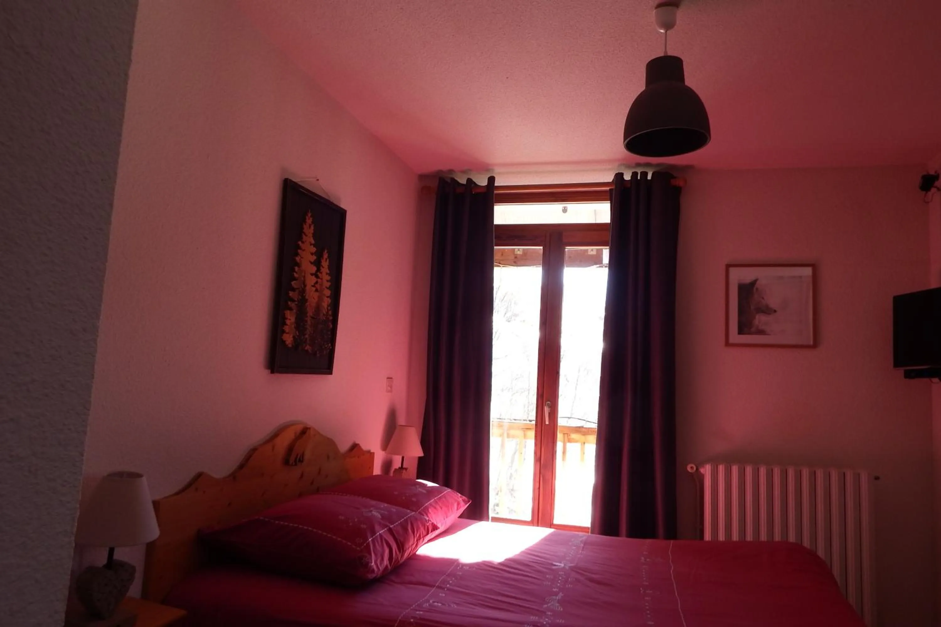 Bed in Auberge du Pont de l'Alp