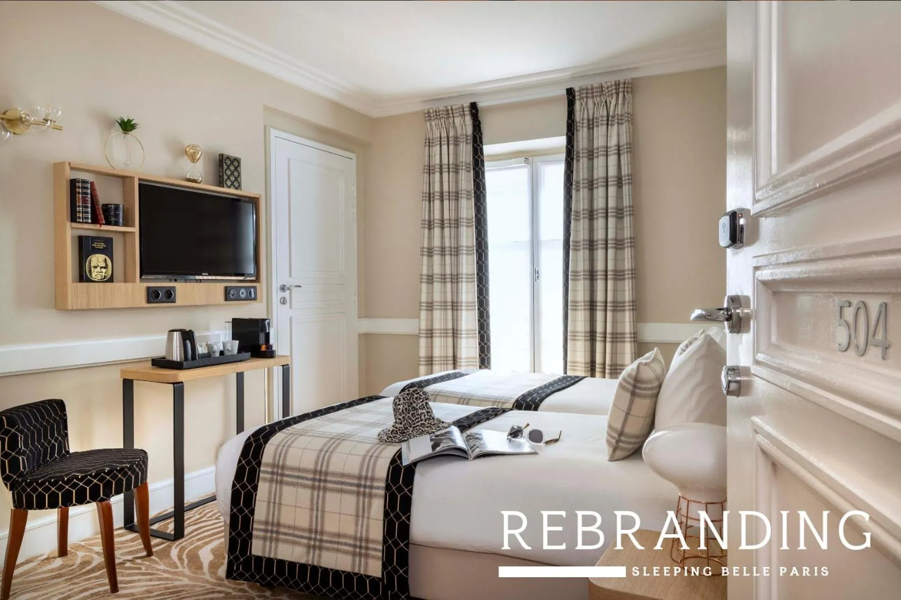 Photo of the whole room, Bed in Hotel Sleeping Belle - Gare de Lyon Bastille