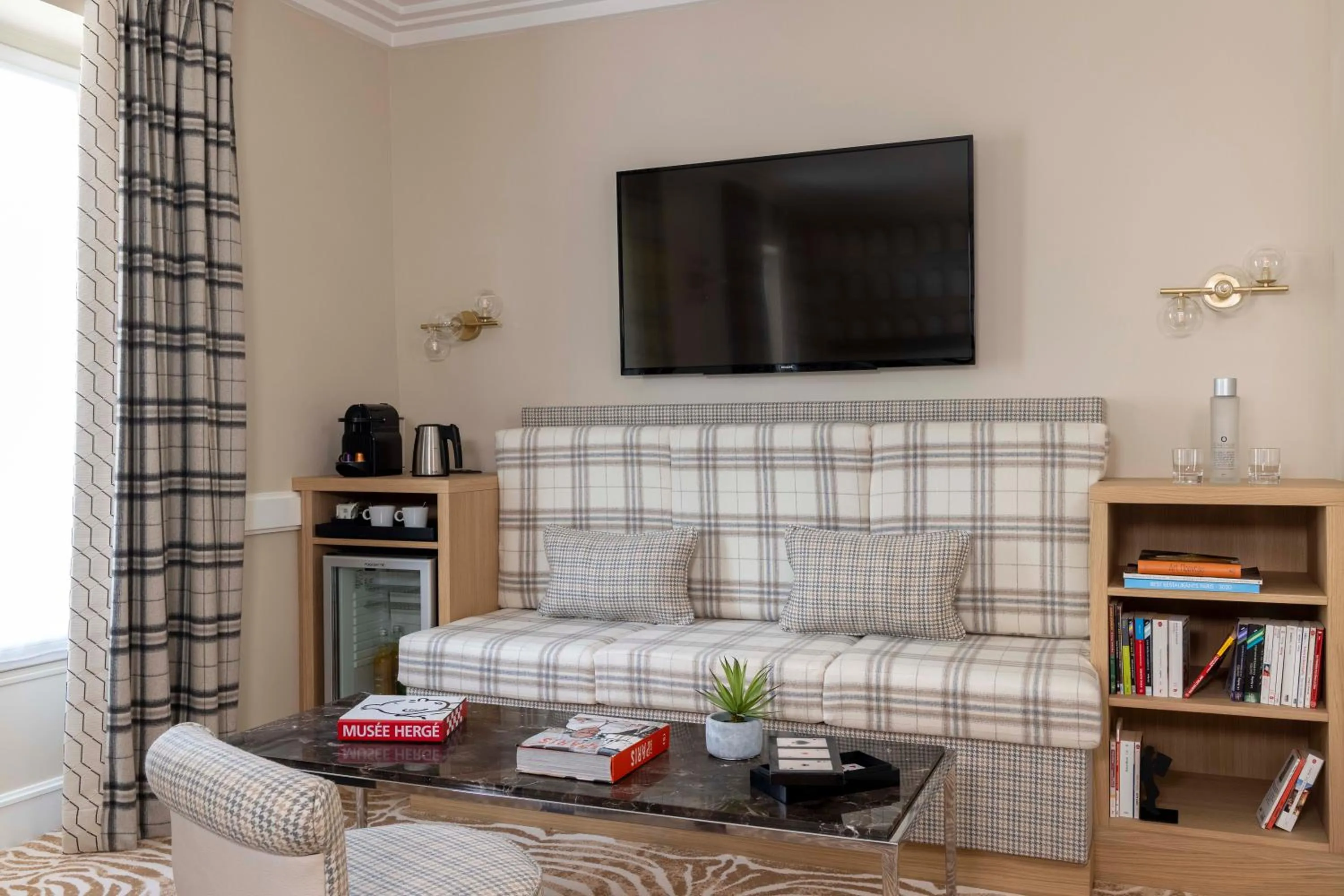 TV and multimedia in Hotel Sleeping Belle - Gare de Lyon Bastille