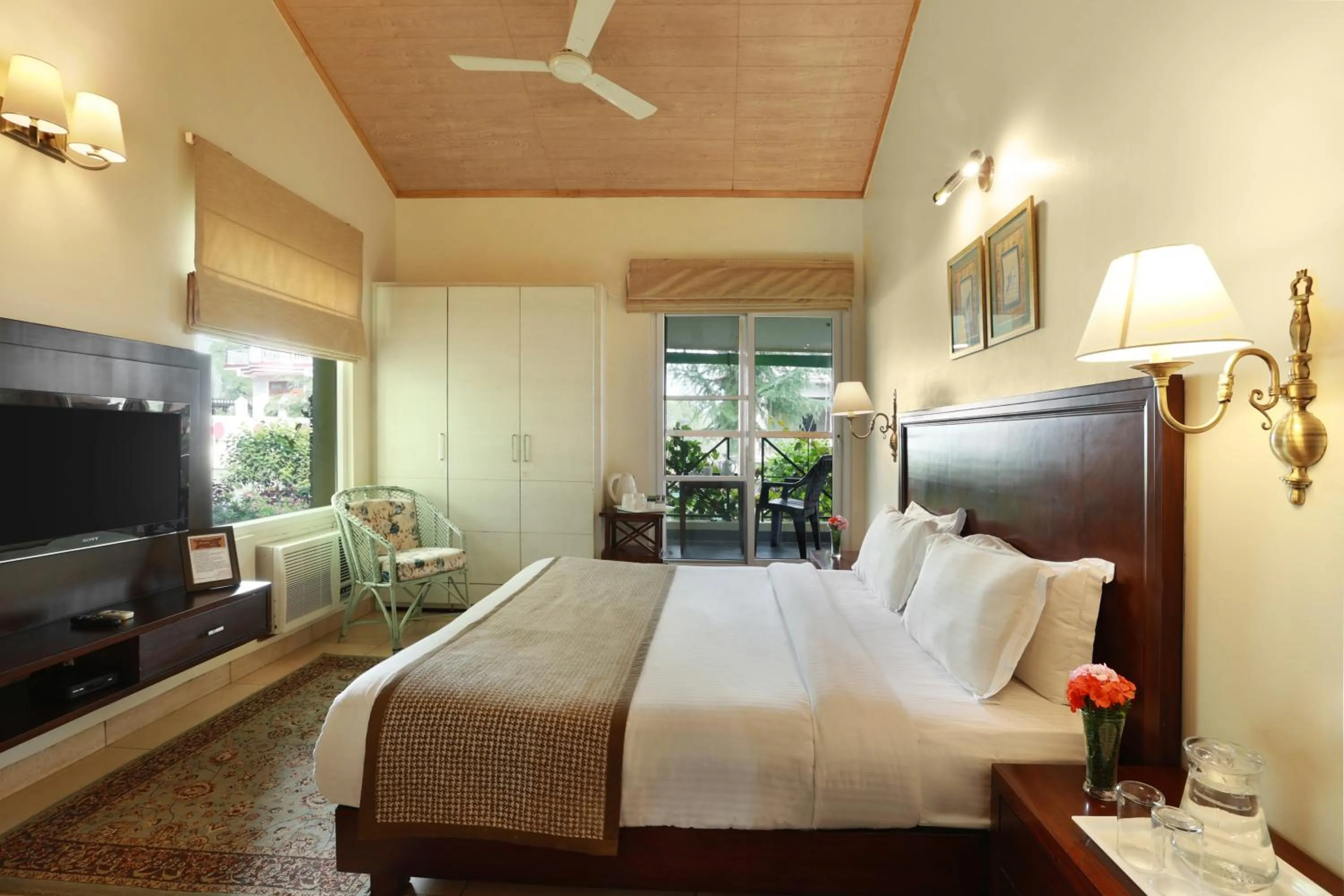 Bedroom, Bed in Lamrin Norwood Green Palampur, Himachal Pradesh