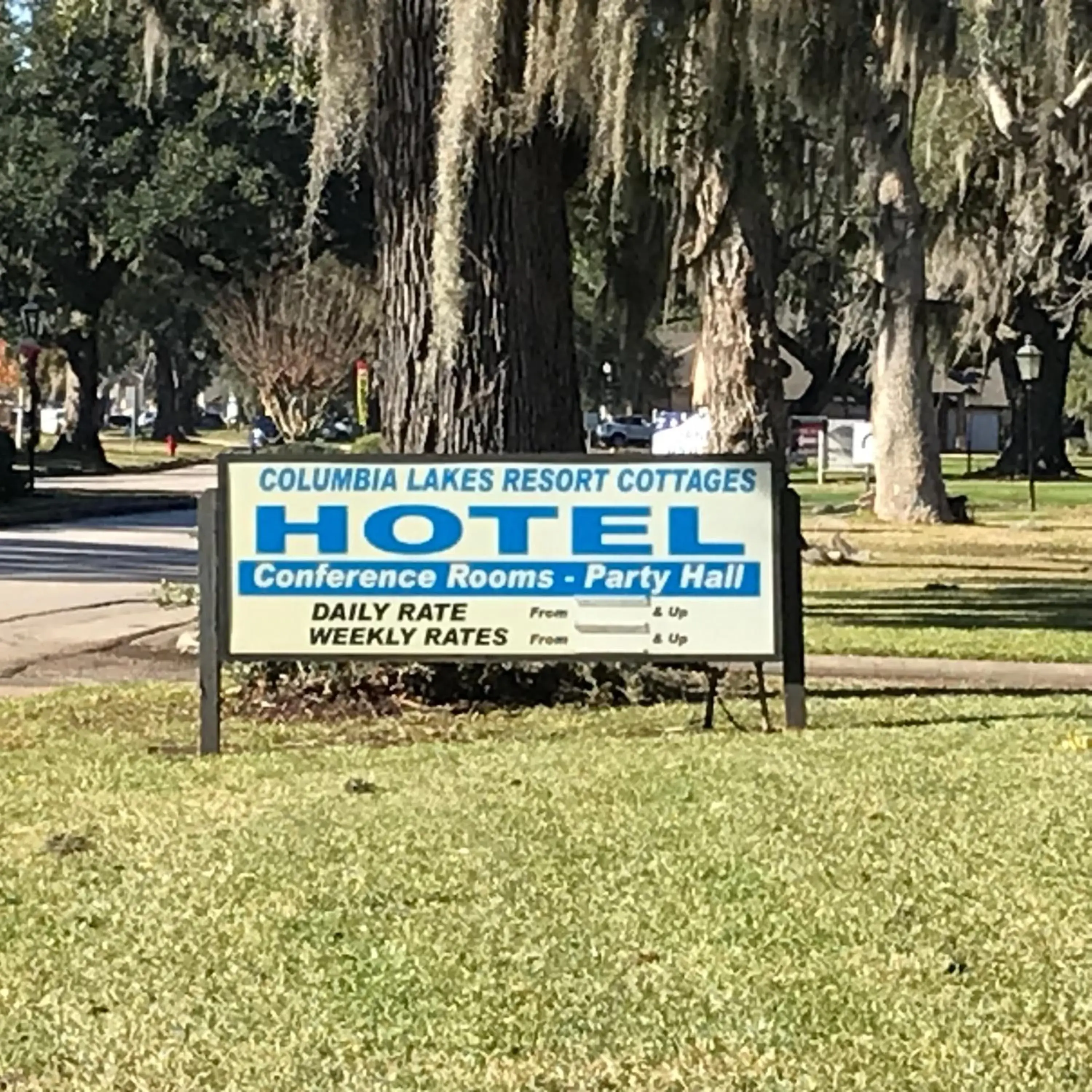 Property building in Lakeview Hotel Property building in Lakeview Hotel