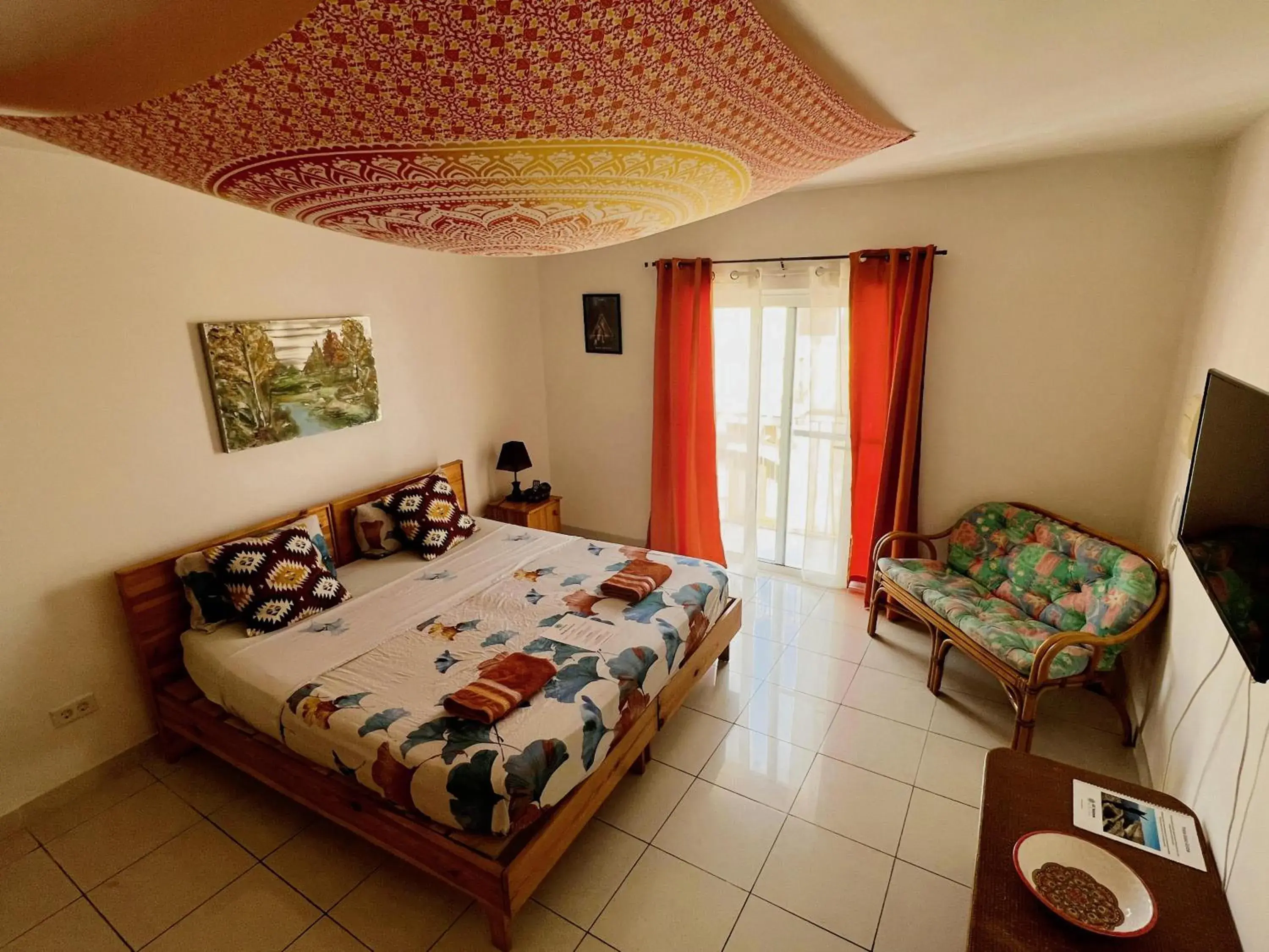 King Suite with Sea View in All Nations Holiday Home King Suite with Sea View in All Nations Holiday Home