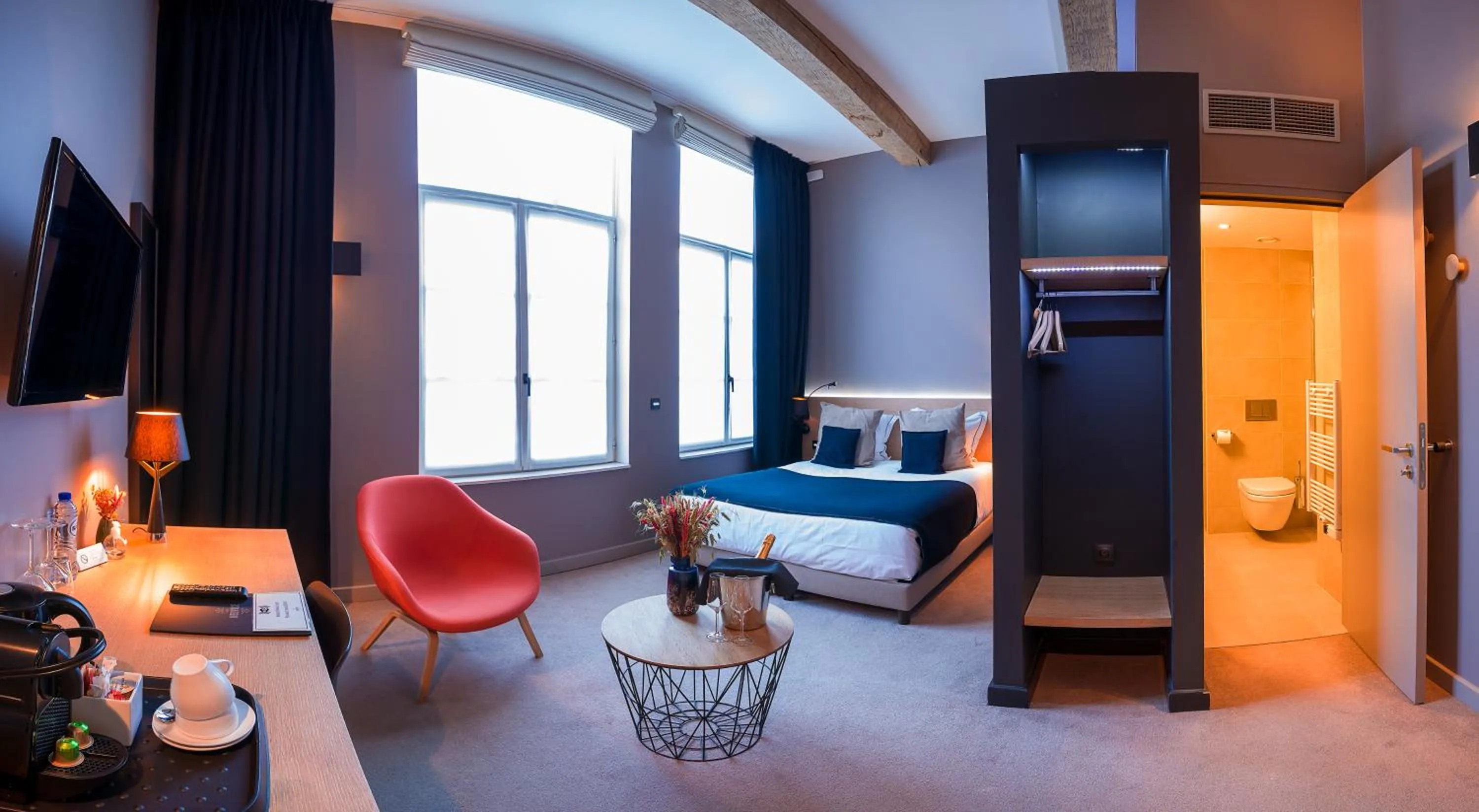 TV and multimedia, Bed in Hotel Neuvice