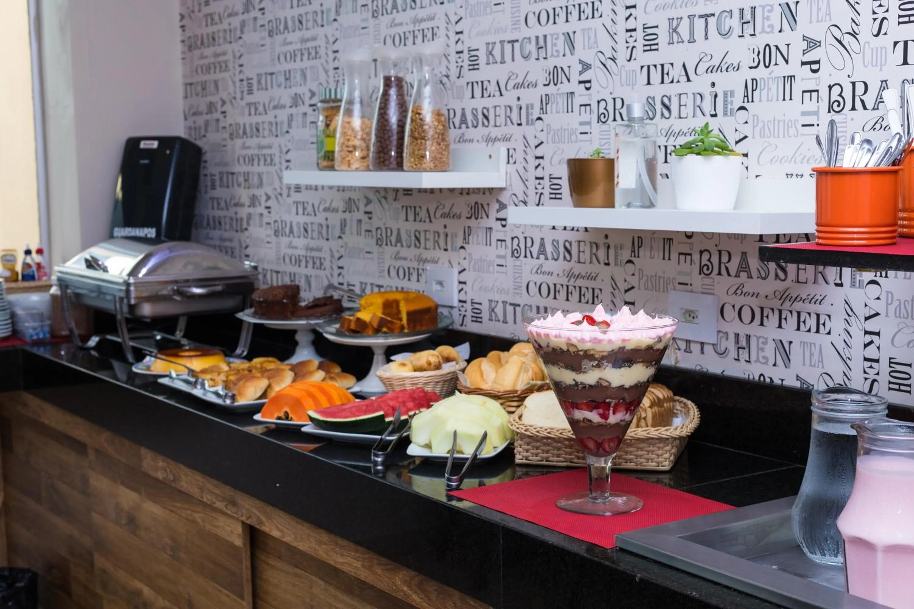 Breakfast in Hotel Astória Maringá