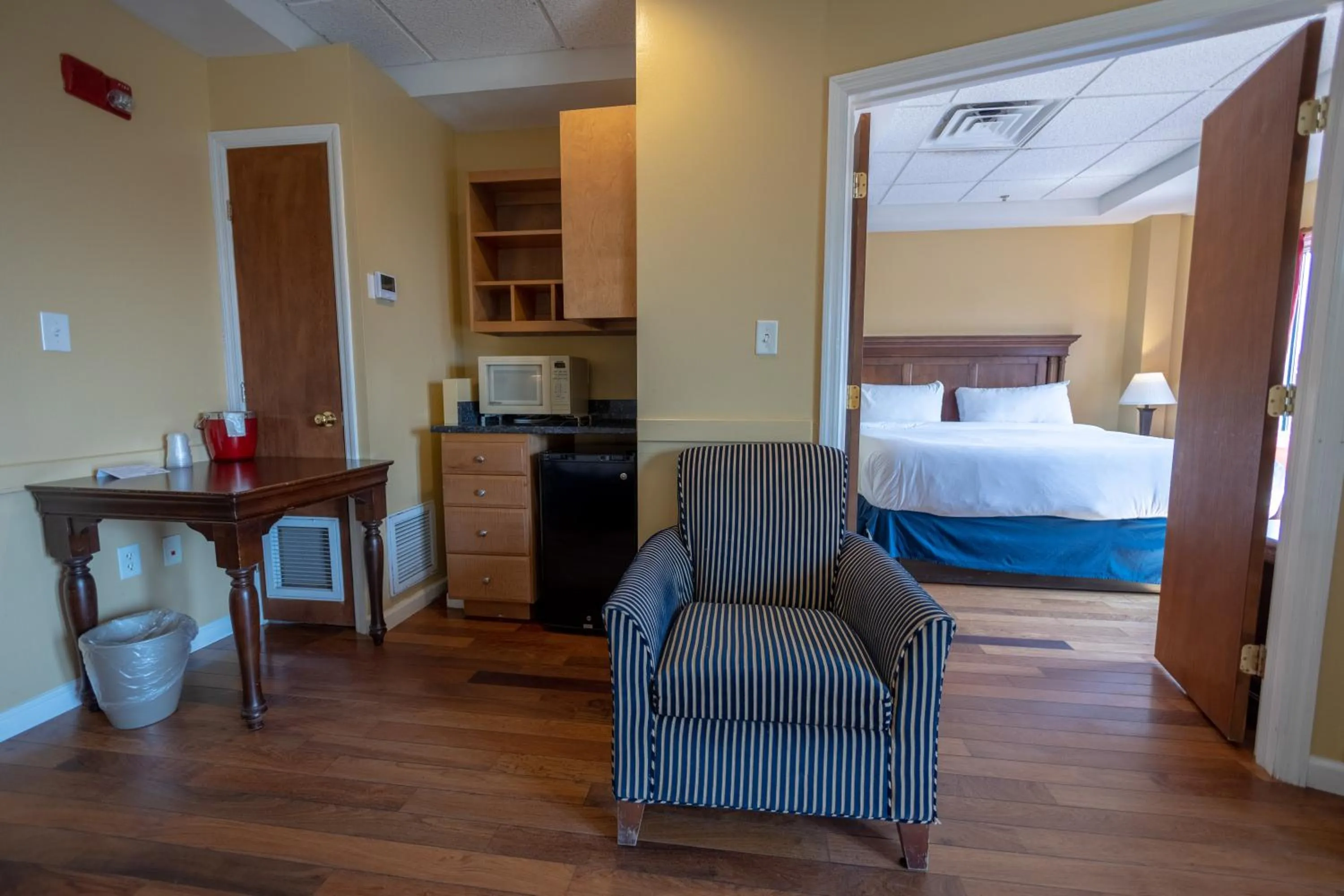 Bedroom, Bed in Ocean Inn & Suites