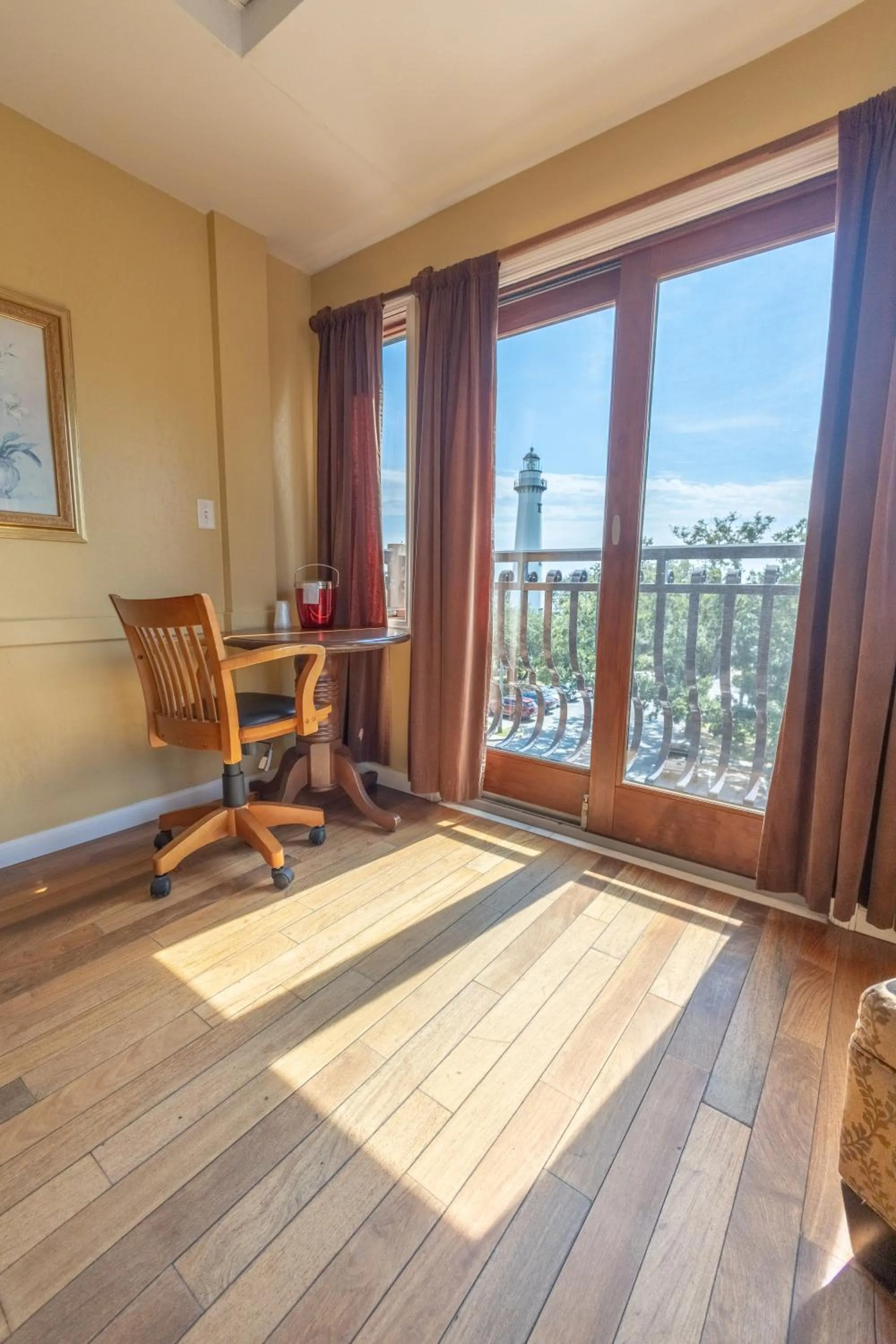 Patio in Ocean Inn & Suites