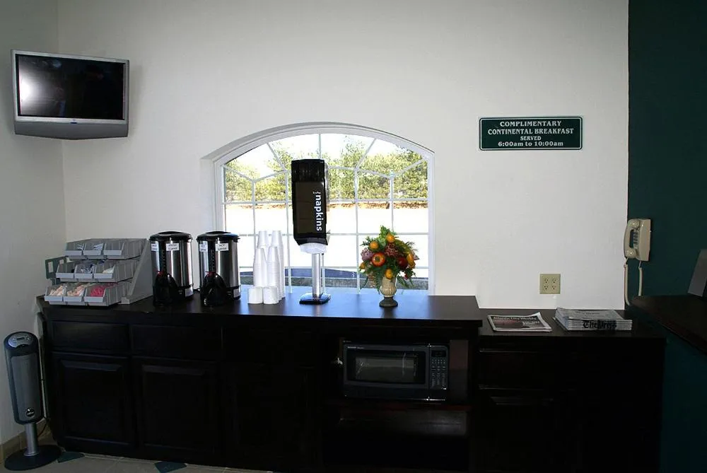 Restaurant/places to eat in Empire Inn & Suites Absecon/Atlantic City