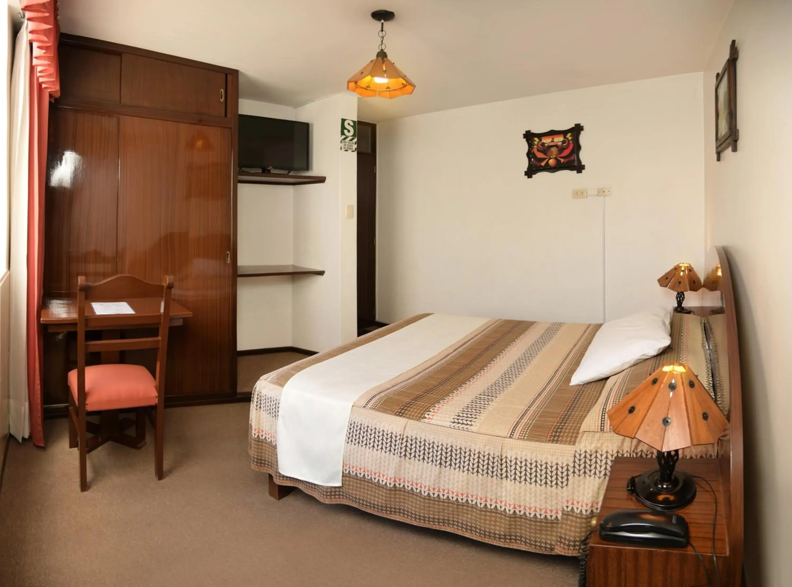 Standard Double Room in Hotel Benavides Standard Double Room in Hotel Benavides