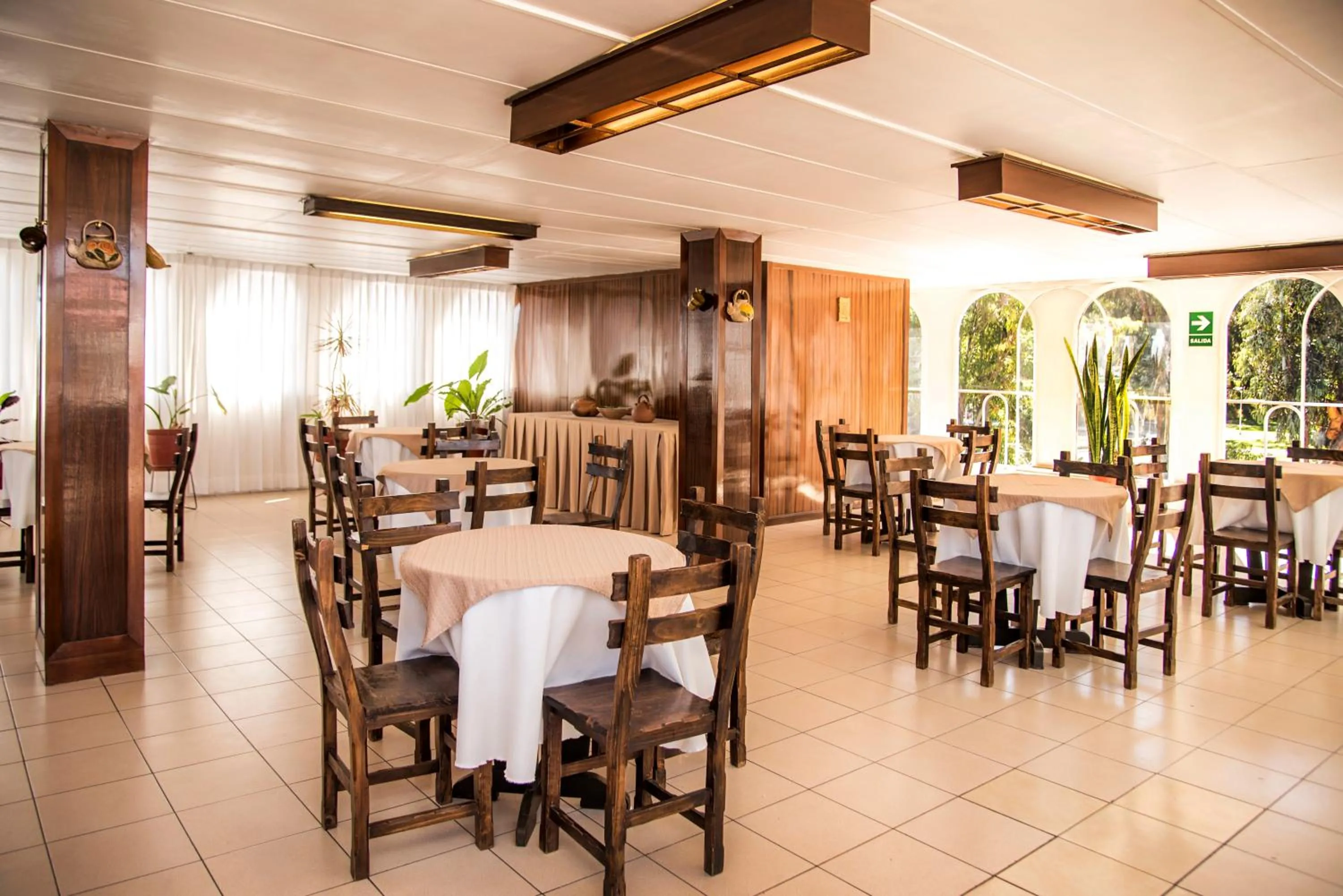 Dining area in Hotel Benavides