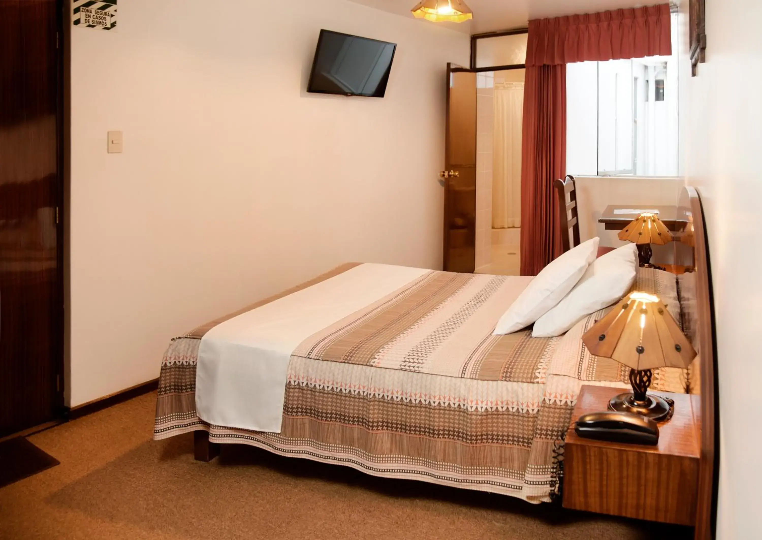 Small Double Room in Hotel Benavides Small Double Room in Hotel Benavides