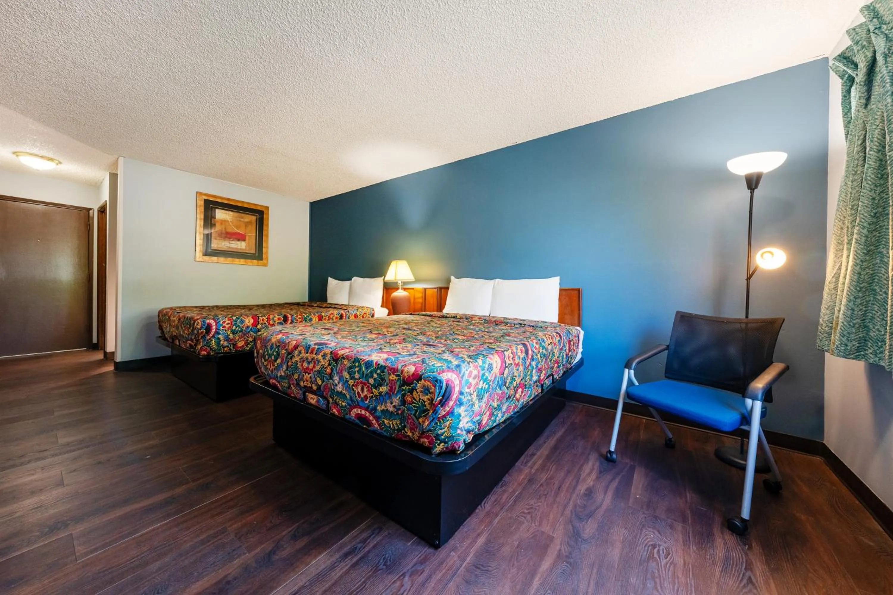 Bedroom, Bed in Best Value Inn by OYO Portland OR South East