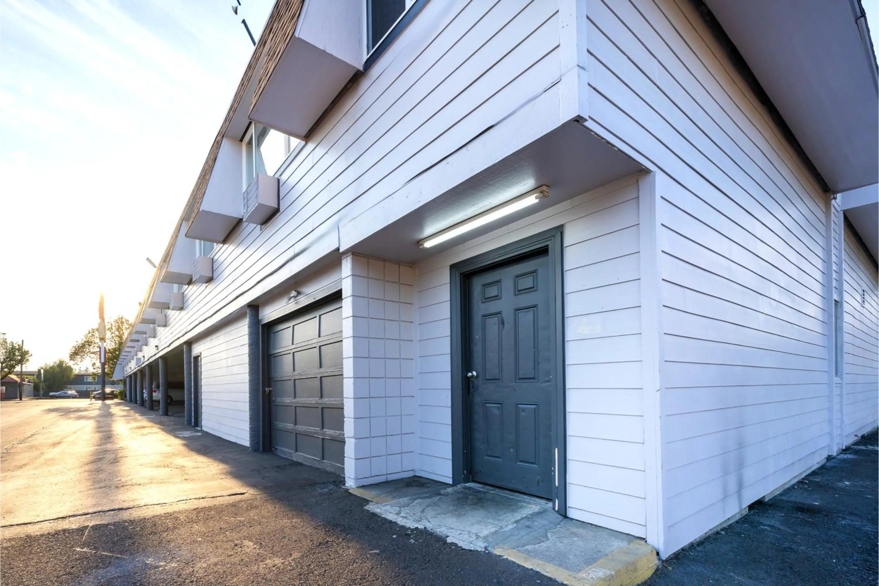 Facade/entrance in Best Value Inn by OYO Portland OR South East