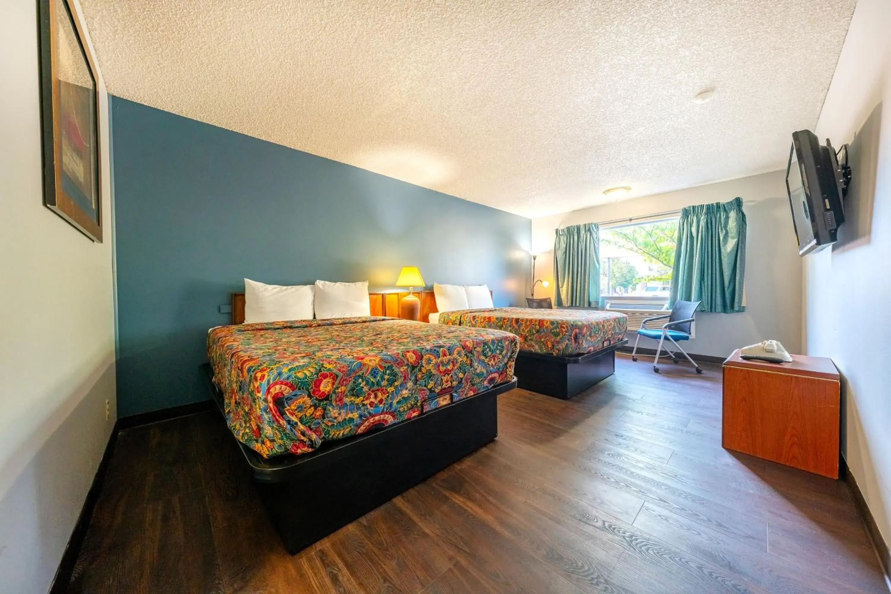 2 Queen Bed in Best Value Inn by OYO Portland OR South East 2 Queen Bed in Best Value Inn by OYO Portland OR South East