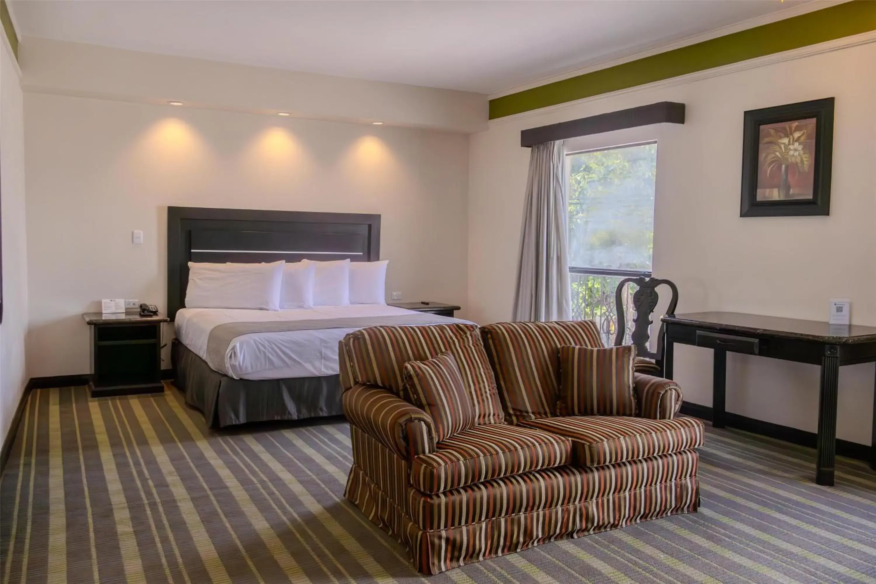 King Suite - Non-Smoking in Best Western Hotel Plaza Matamoros King Suite - Non-Smoking in Best Western Hotel Plaza Matamoros