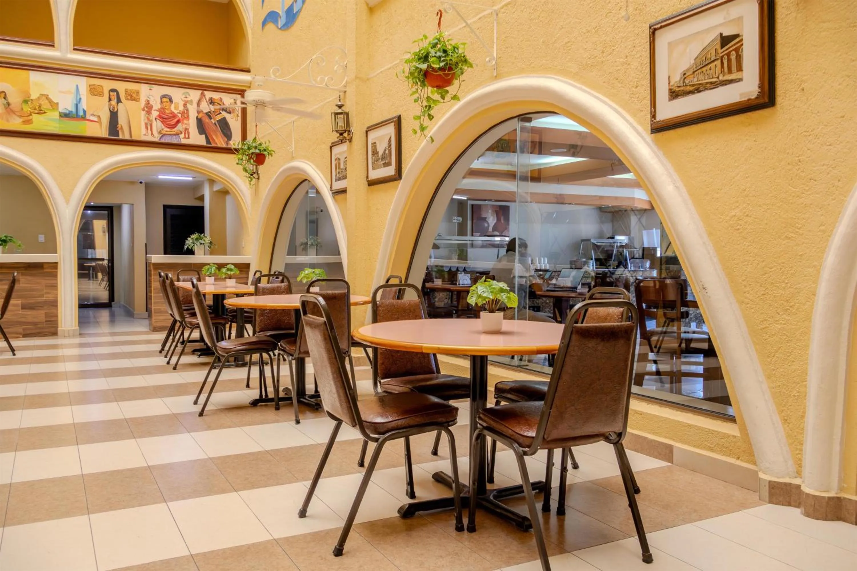 Restaurant/places to eat in Best Western Hotel Plaza Matamoros