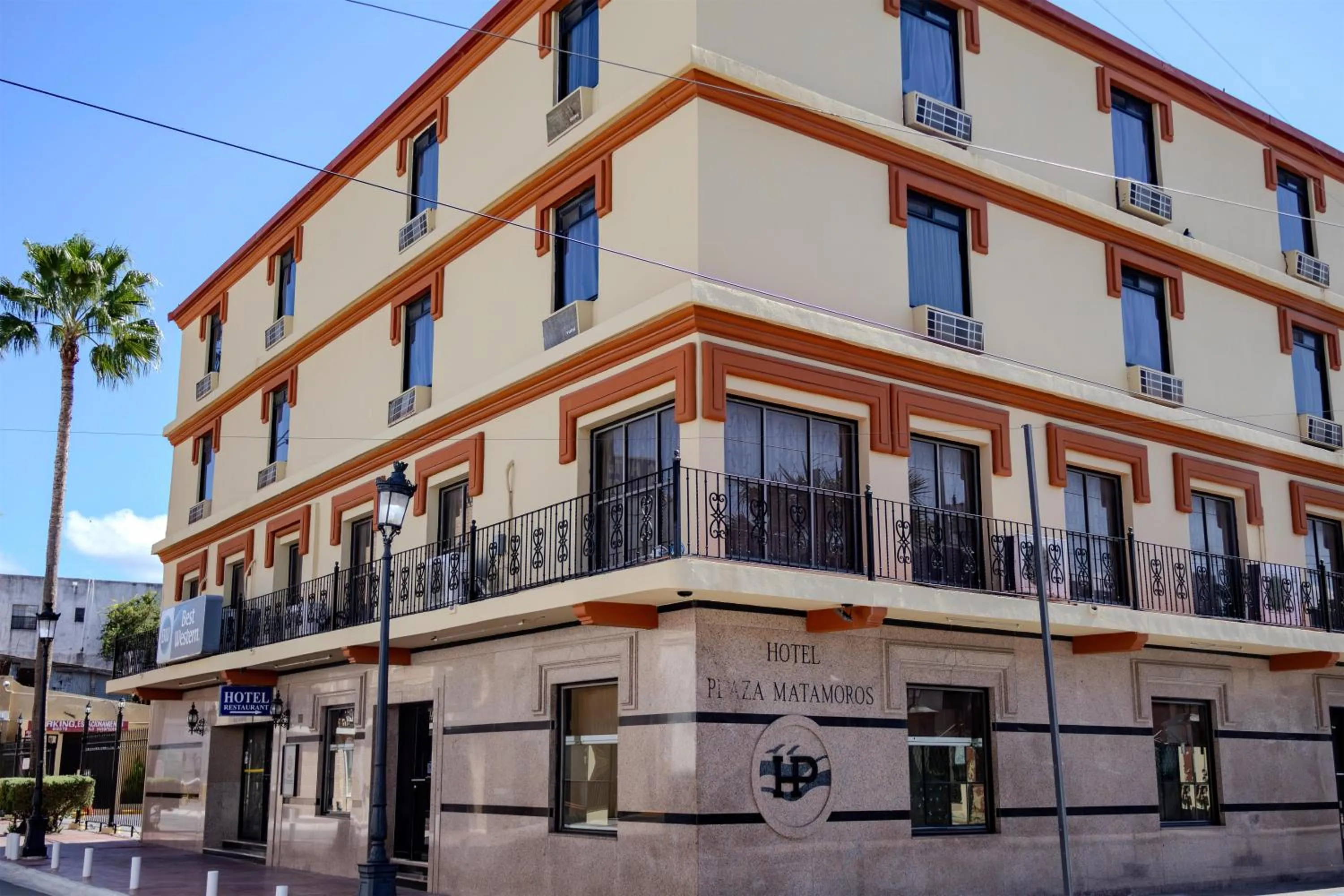 Property building in Best Western Hotel Plaza Matamoros