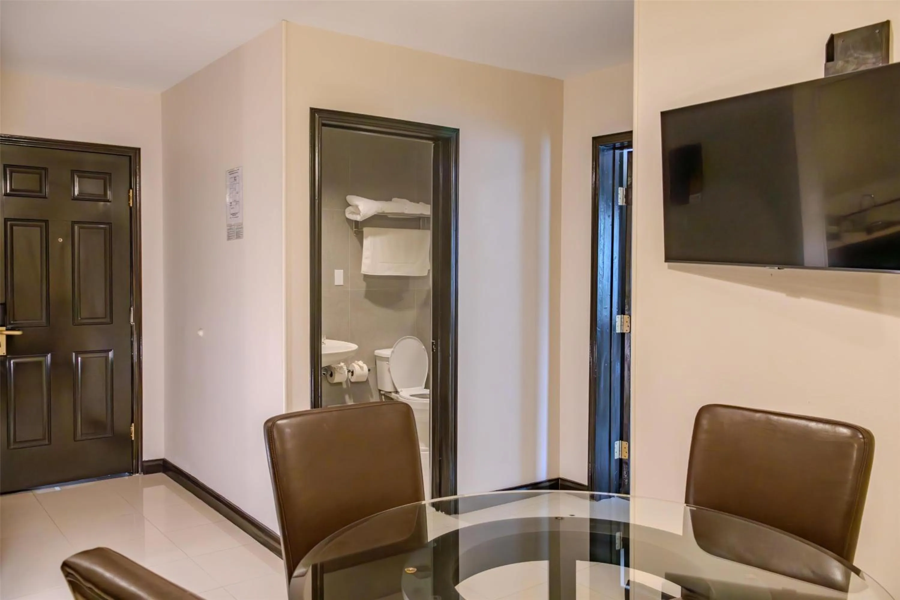 Kitchen or kitchenette in Best Western Hotel Plaza Matamoros