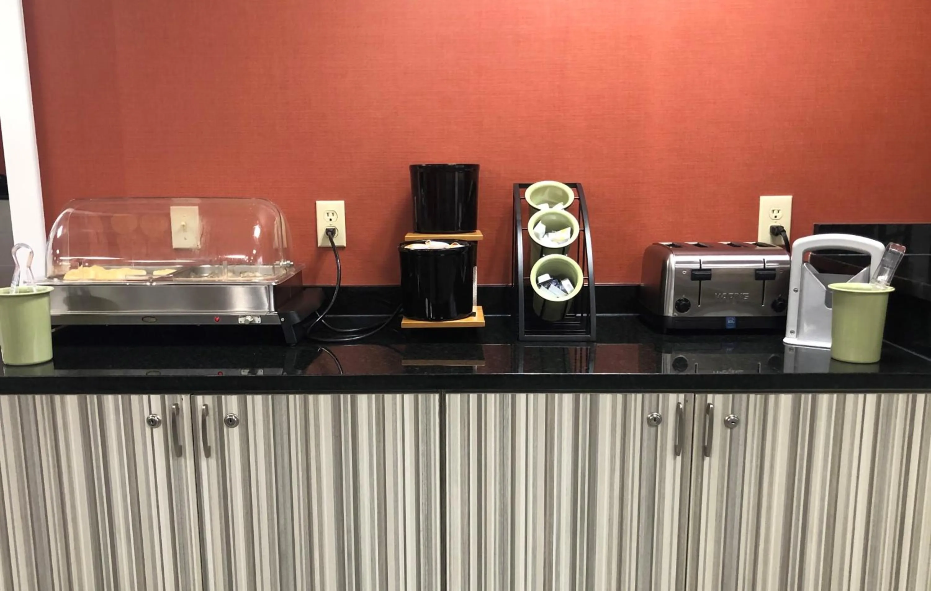 Food and drinks in Ramada Limited - Mount Sterling