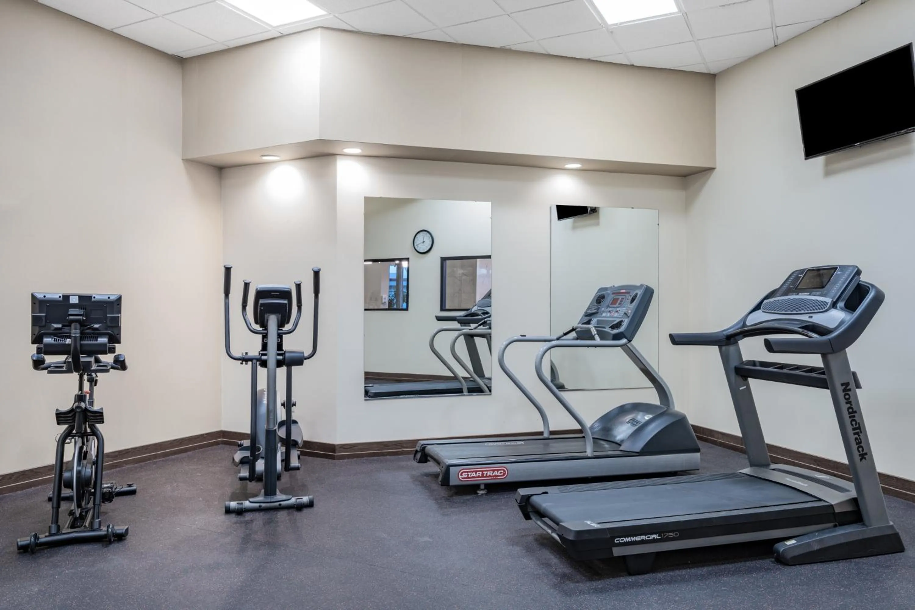Fitness centre/facilities in Howard Johnson by Wyndham Lima