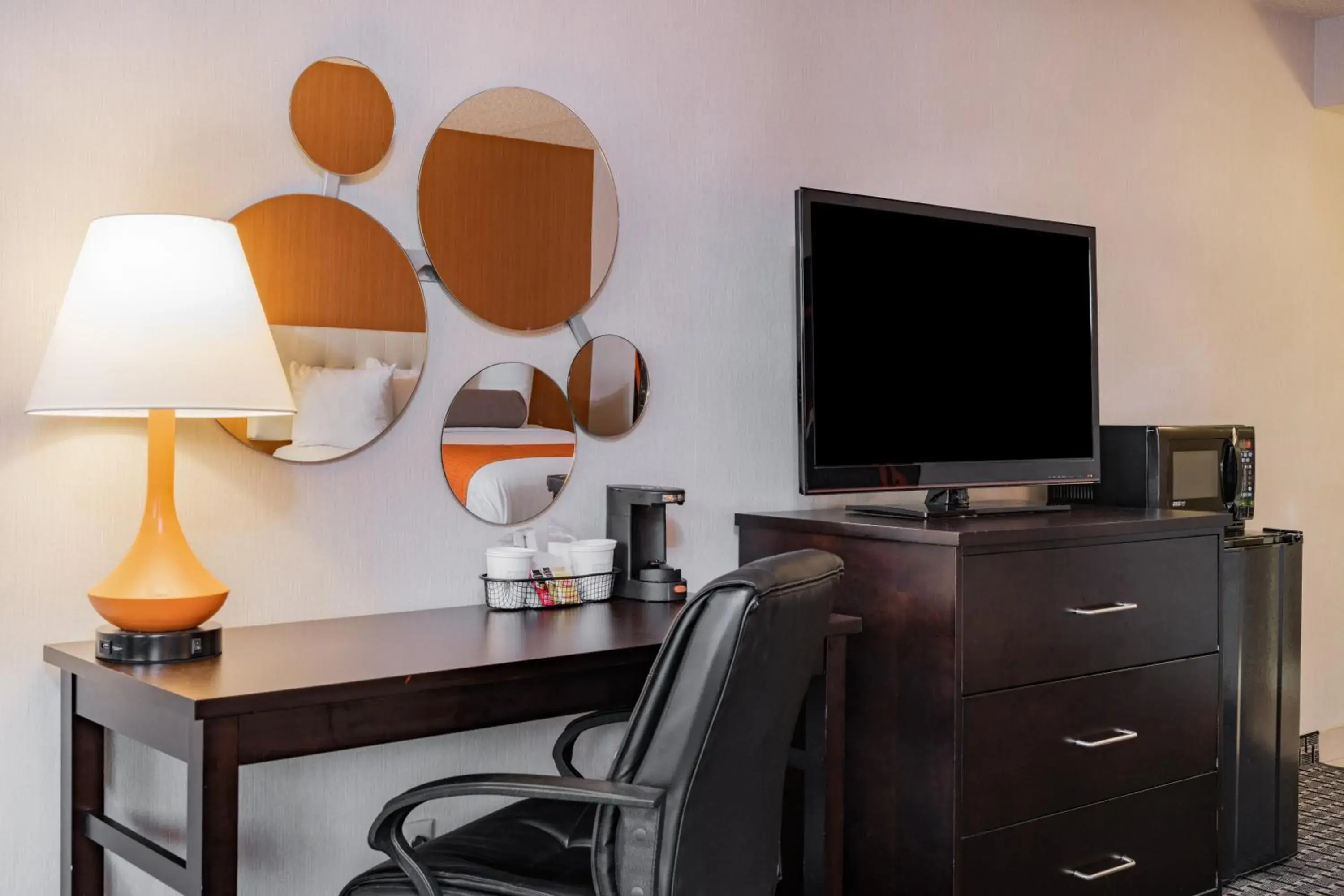 King Room - Mobility Access/Non-Smoking in Howard Johnson by Wyndham Lima King Room - Mobility Access/Non-Smoking in Howard Johnson by Wyndham Lima