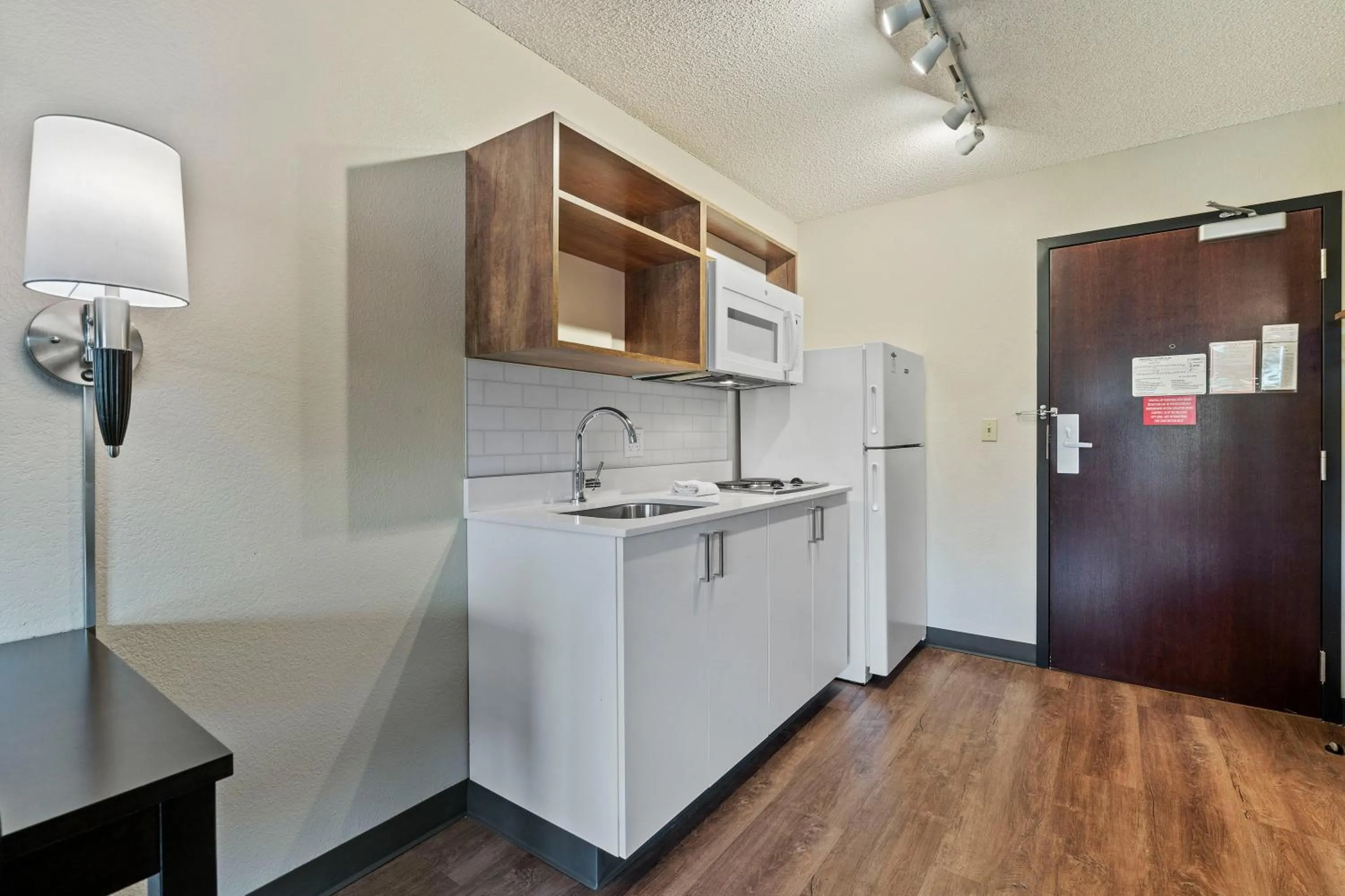 Kitchen or kitchenette in Extended Stay America Premier Suites - Seattle - Bellevue - Downtown