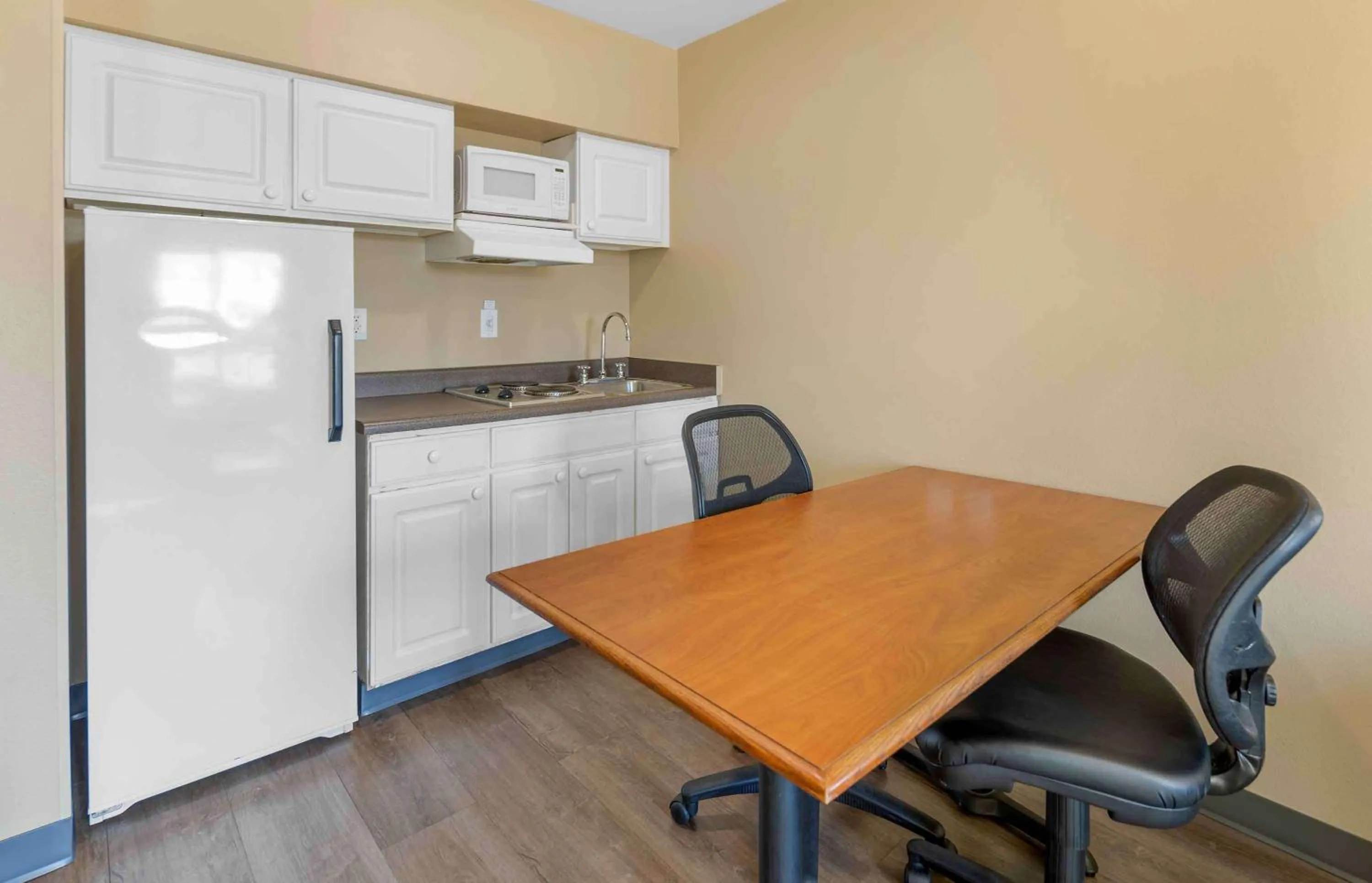 Kitchen or kitchenette in Extended Stay America Suites - Anchorage - Downtown