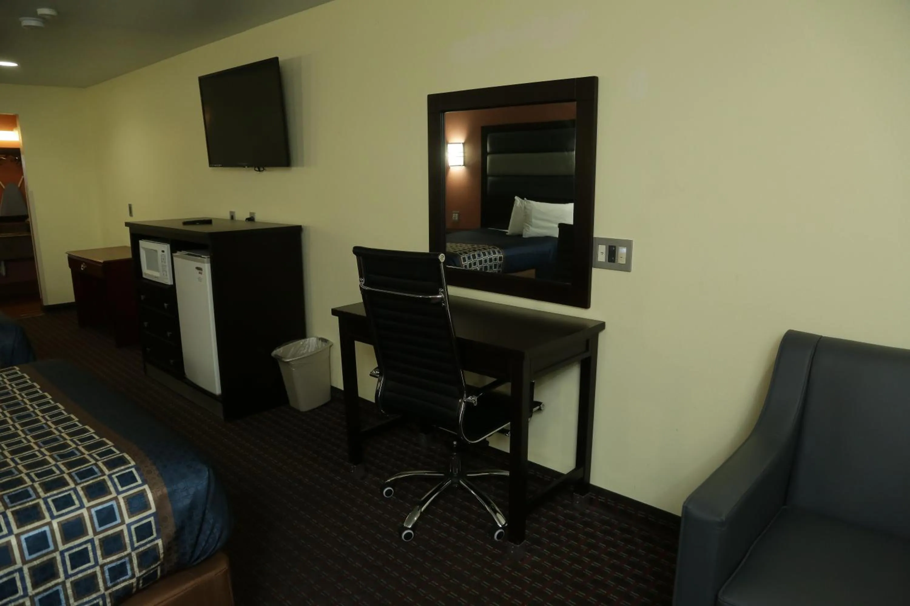 Bed in Theroff's Motel