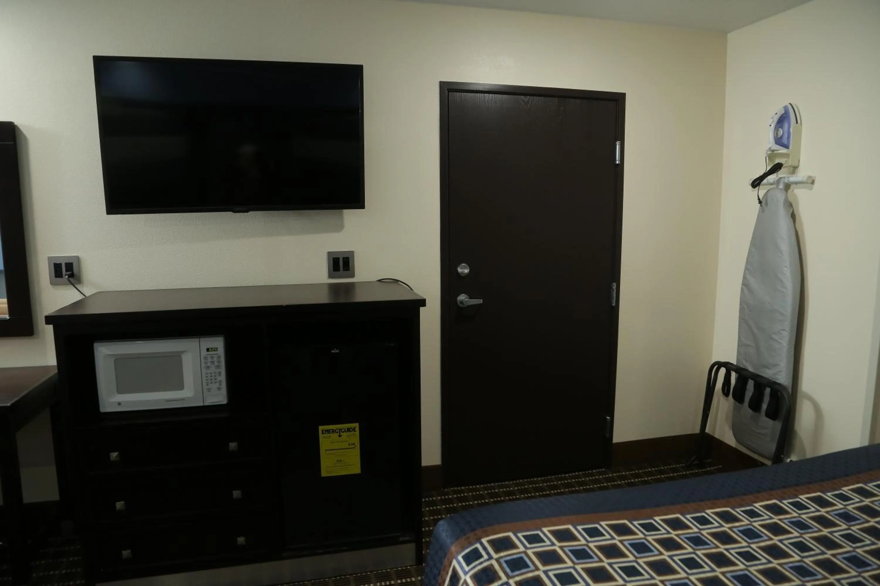 Bed in Theroff's Motel