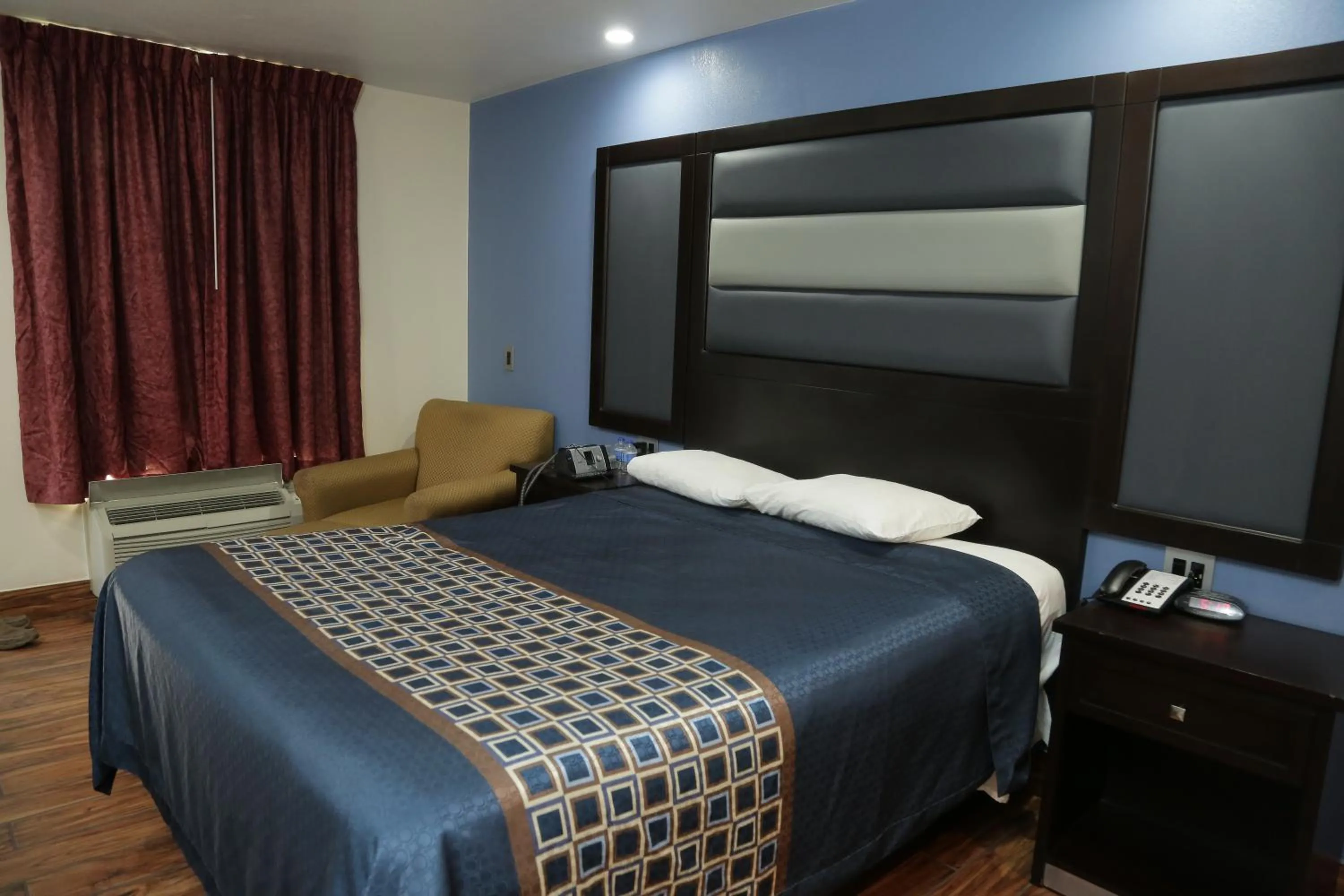 Bed in Theroff's Motel