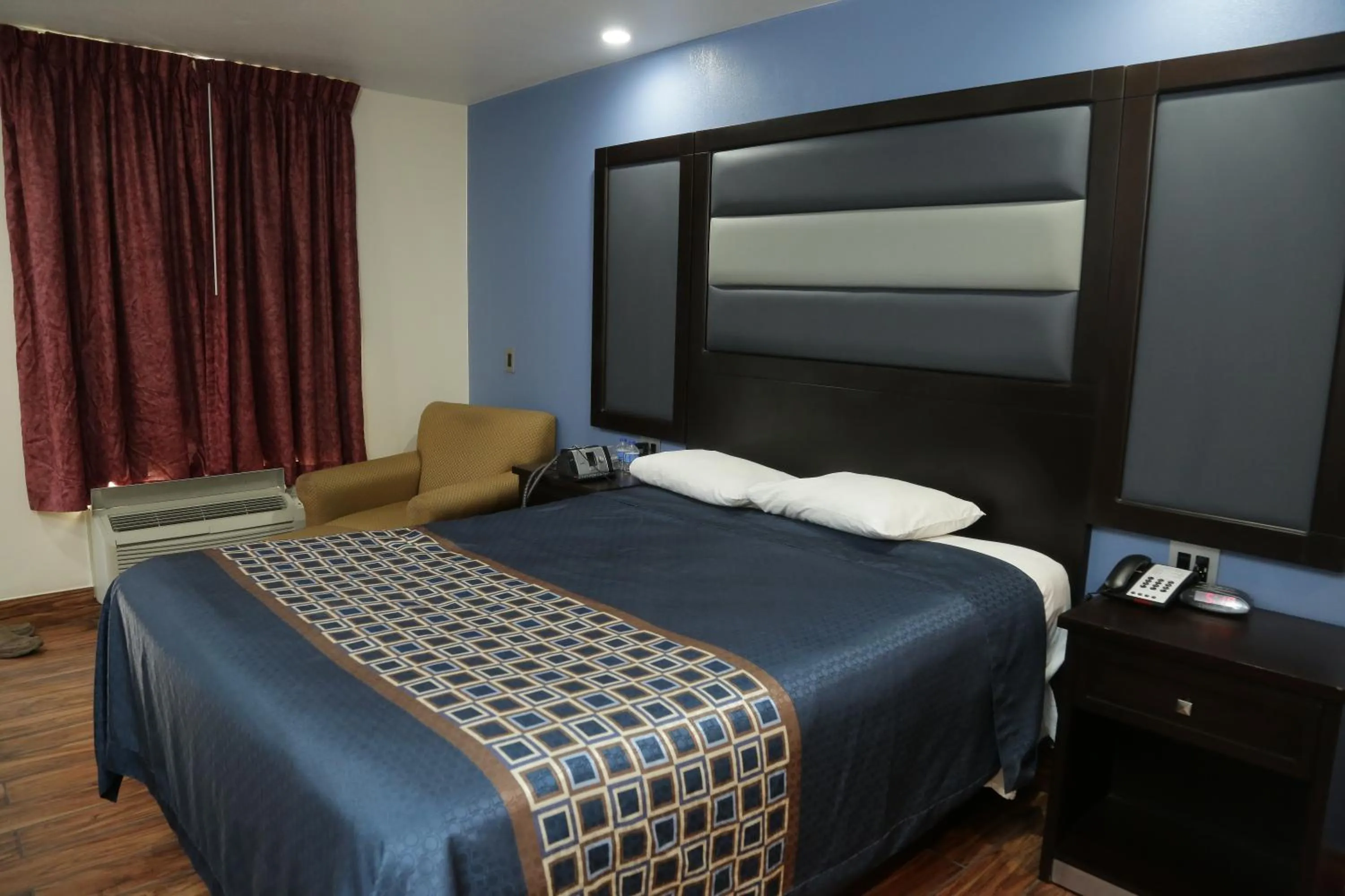 Bed in Theroff's Motel