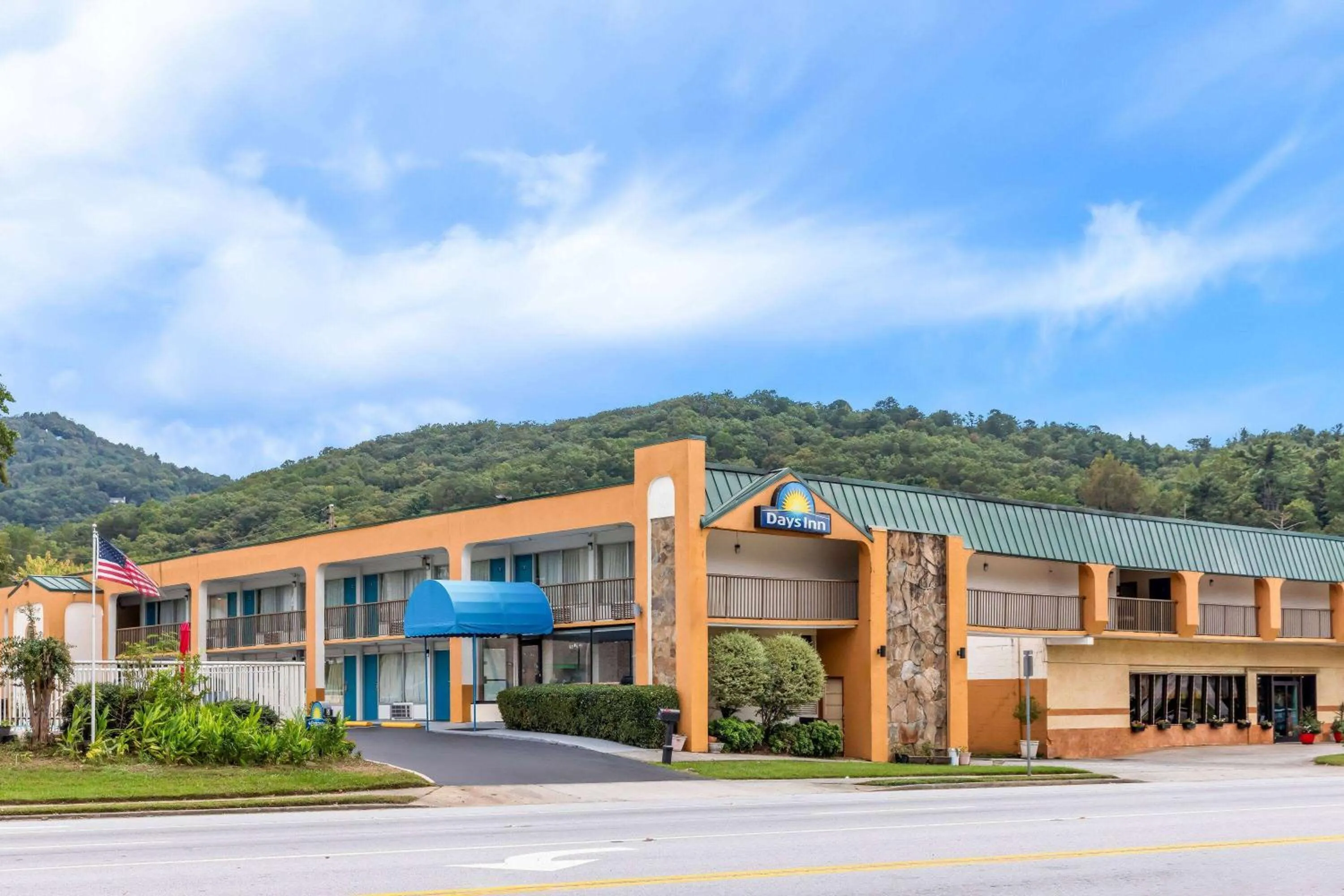 Property building in Days Inn by Wyndham Clayton