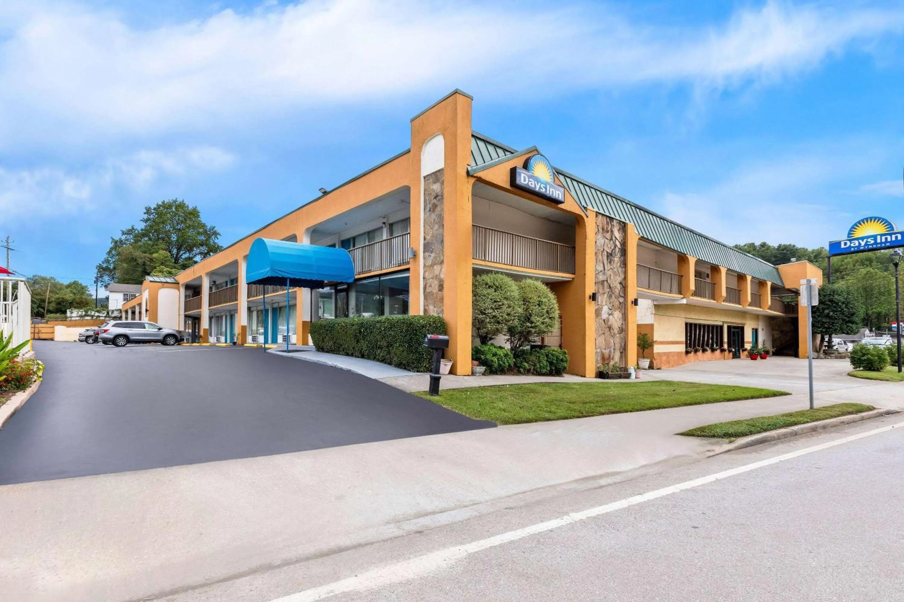 Property building in Days Inn by Wyndham Clayton