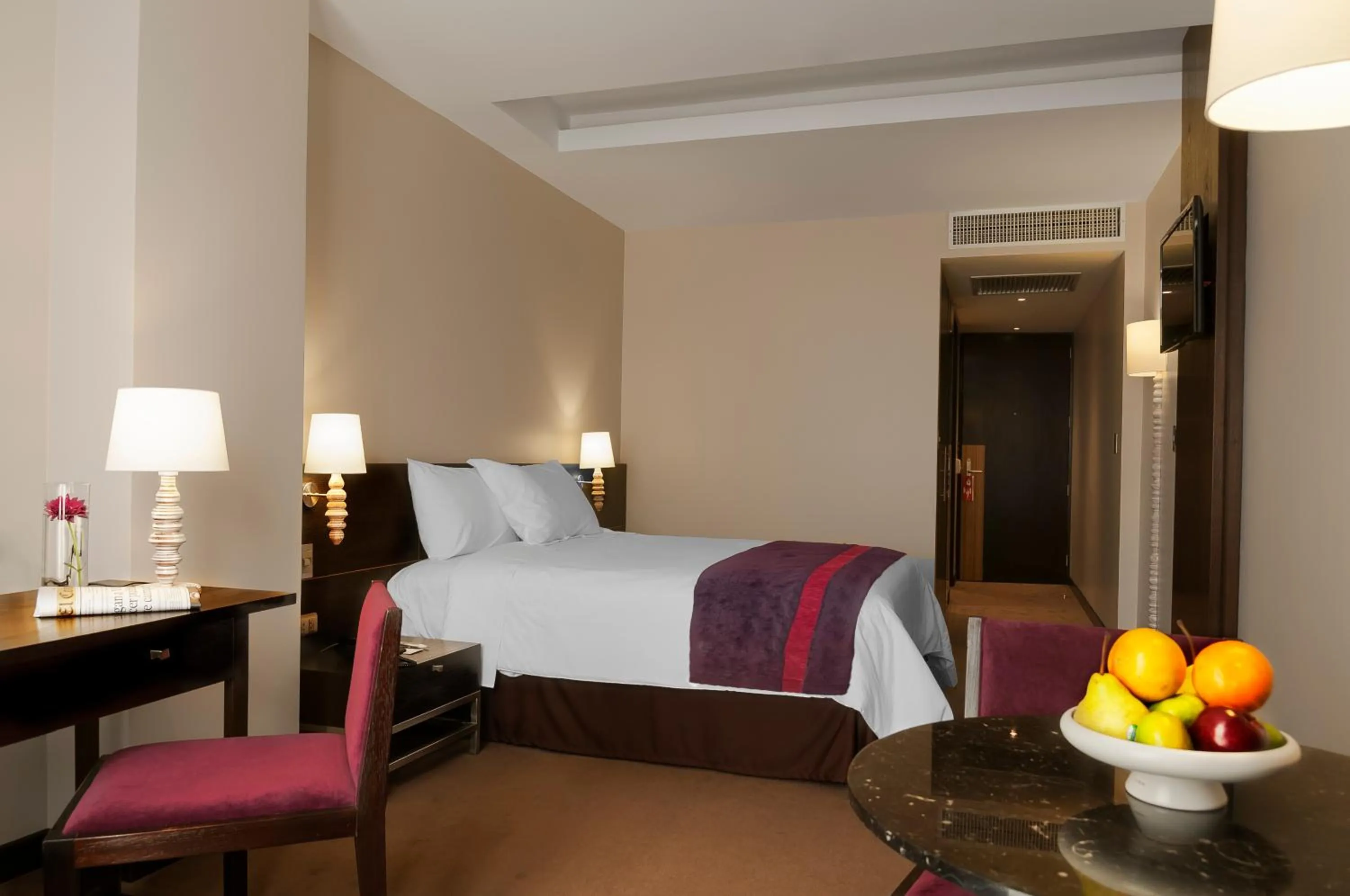 Day, Bed in Arawi Miraflores Prime