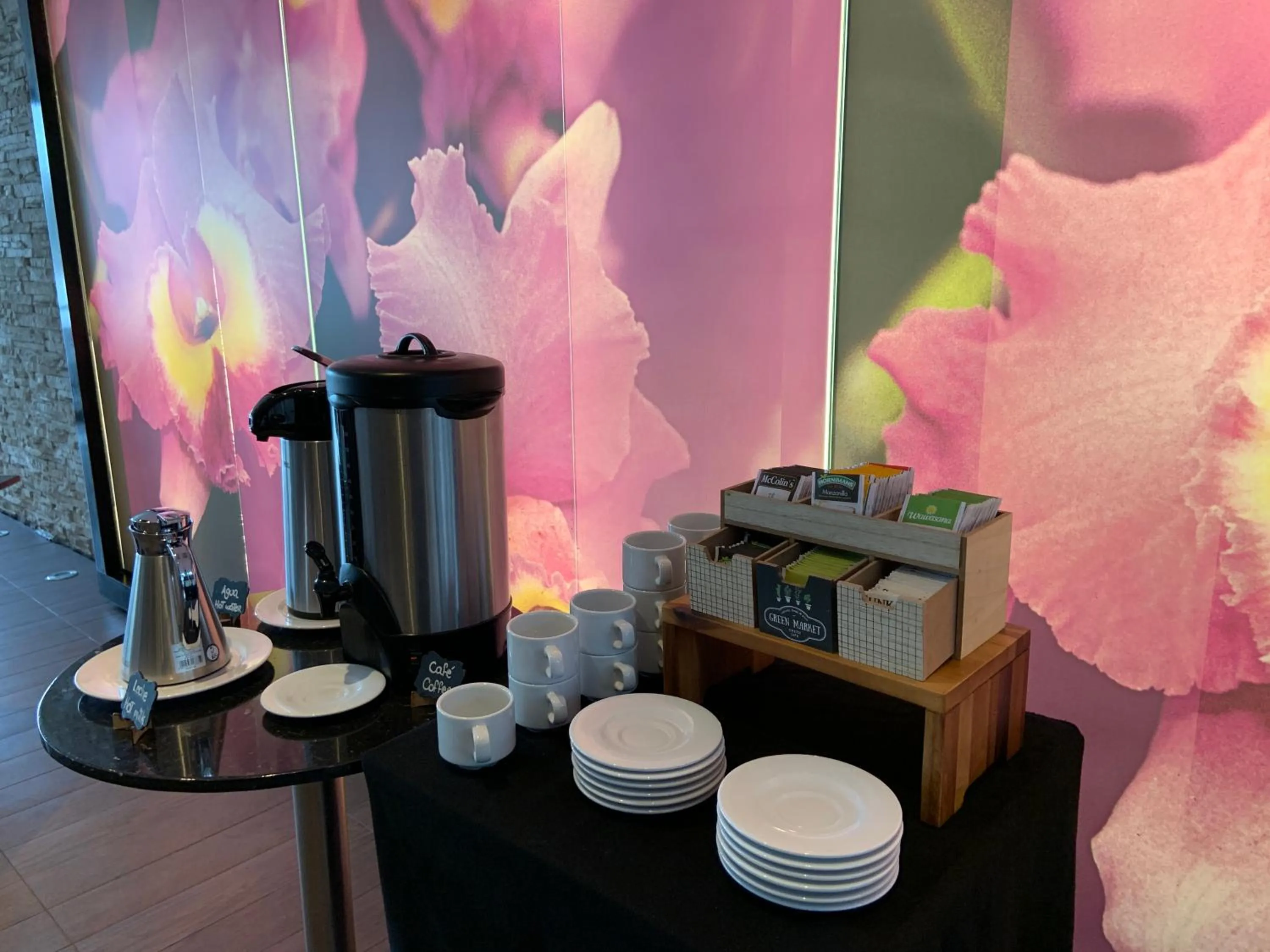 Restaurant/places to eat in Arawi Miraflores Prime