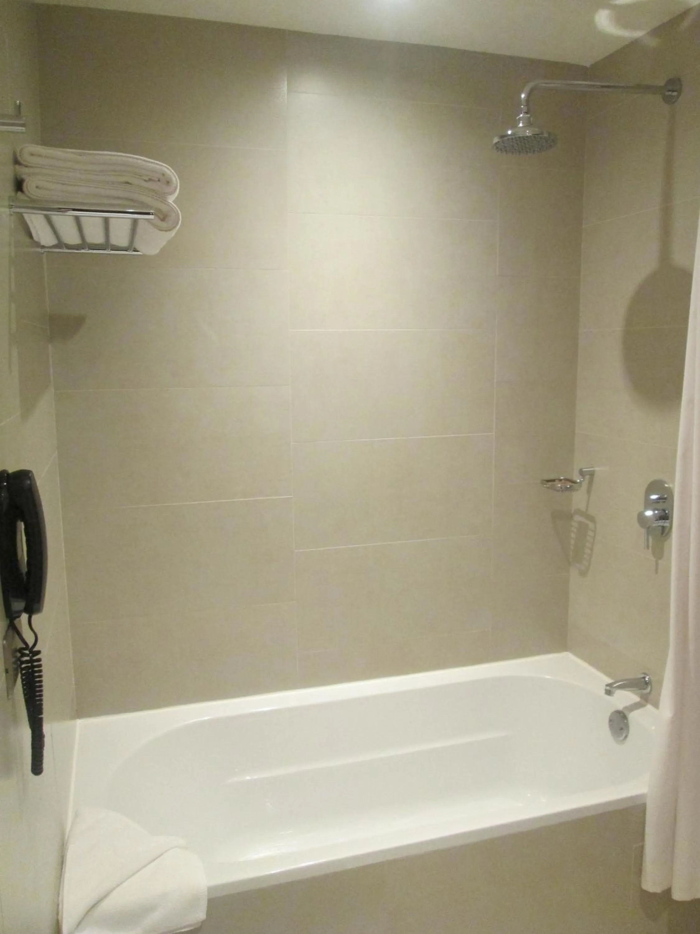 Shower in Arawi Miraflores Prime