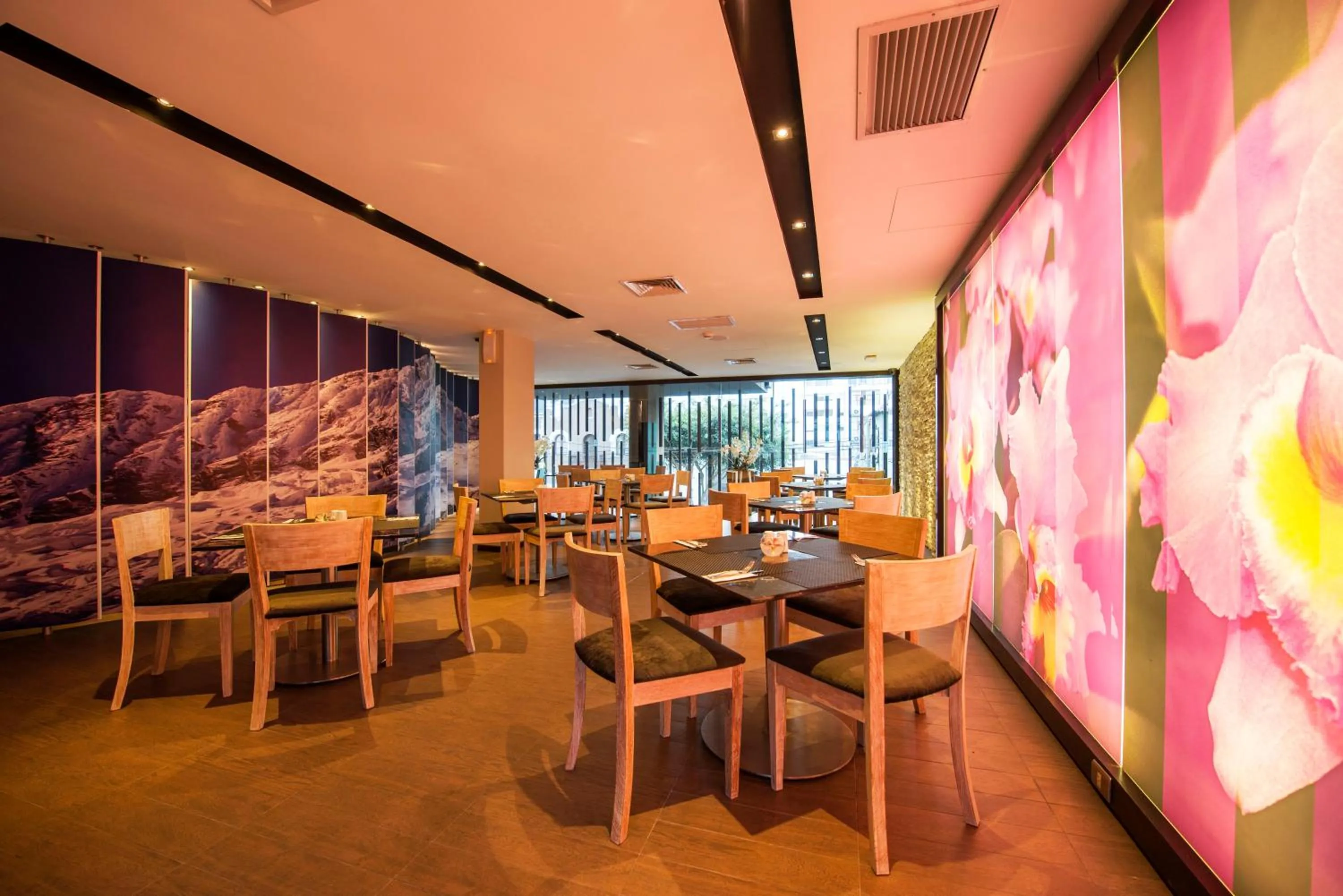 Restaurant/places to eat in Arawi Miraflores Prime