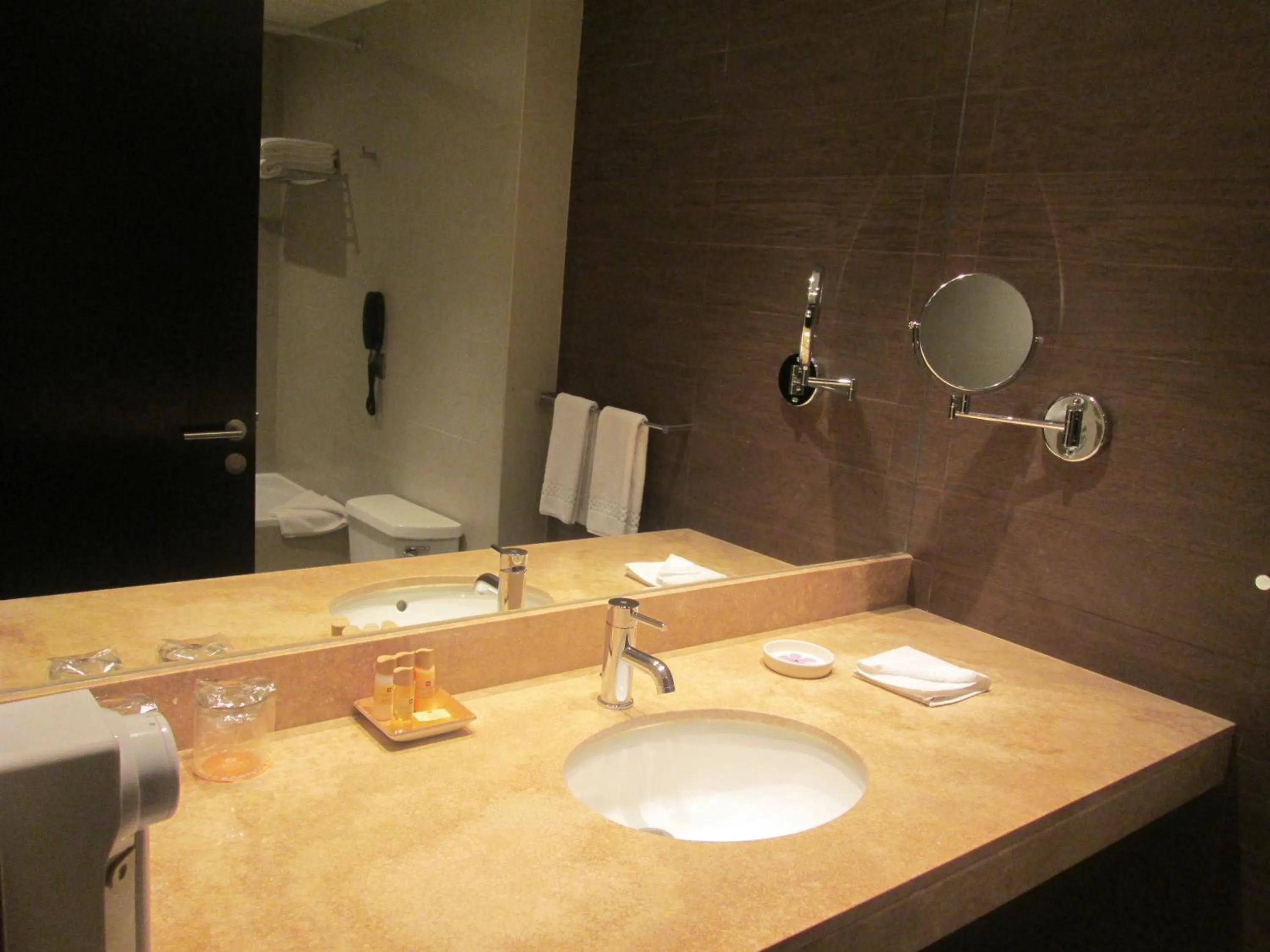 Shower in Arawi Miraflores Prime