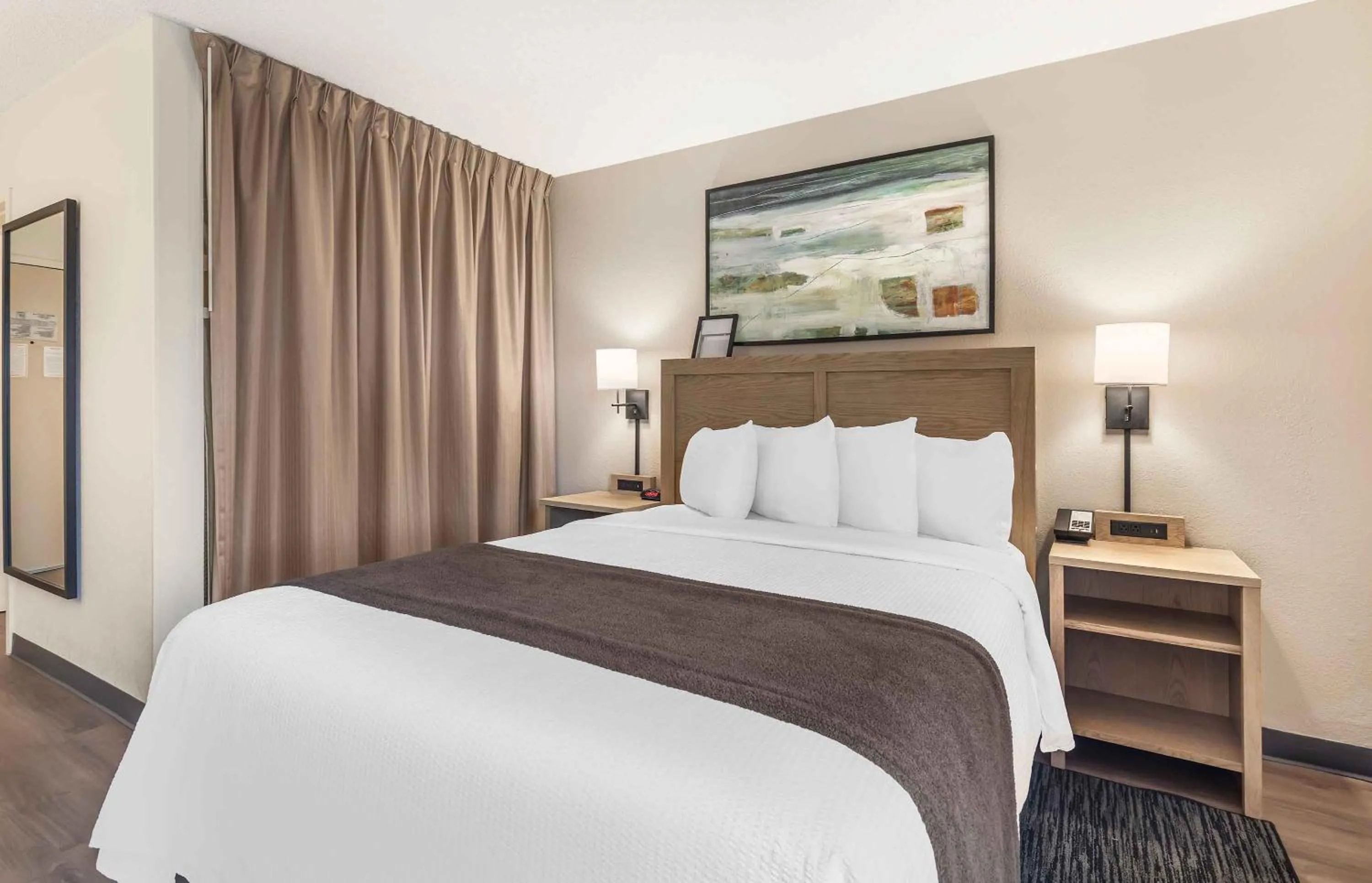 Bed in Extended Stay America Suites - Washington, DC - Alexandria - Eisenhower Ave