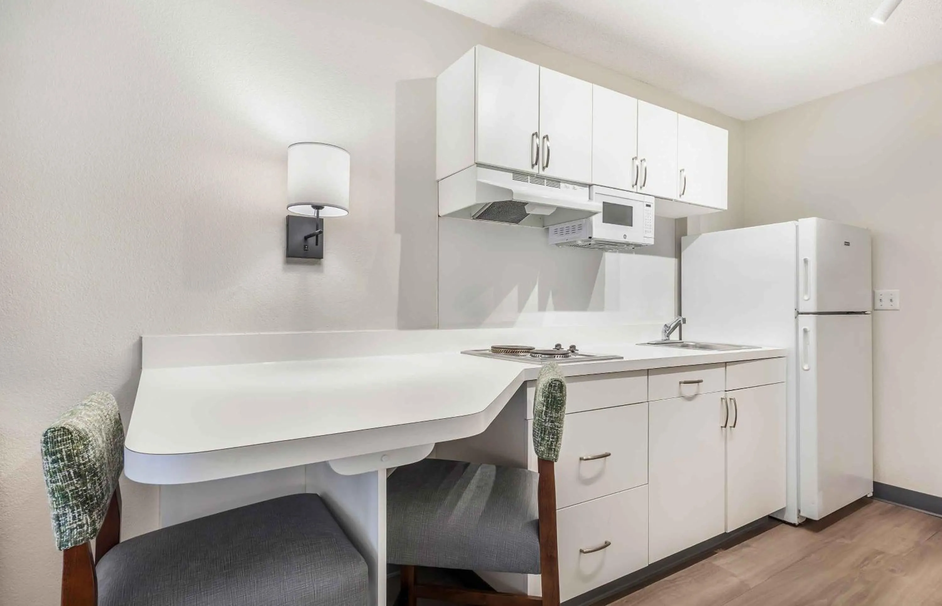 Kitchen or kitchenette in Extended Stay America Suites - Washington, DC - Alexandria - Eisenhower Ave