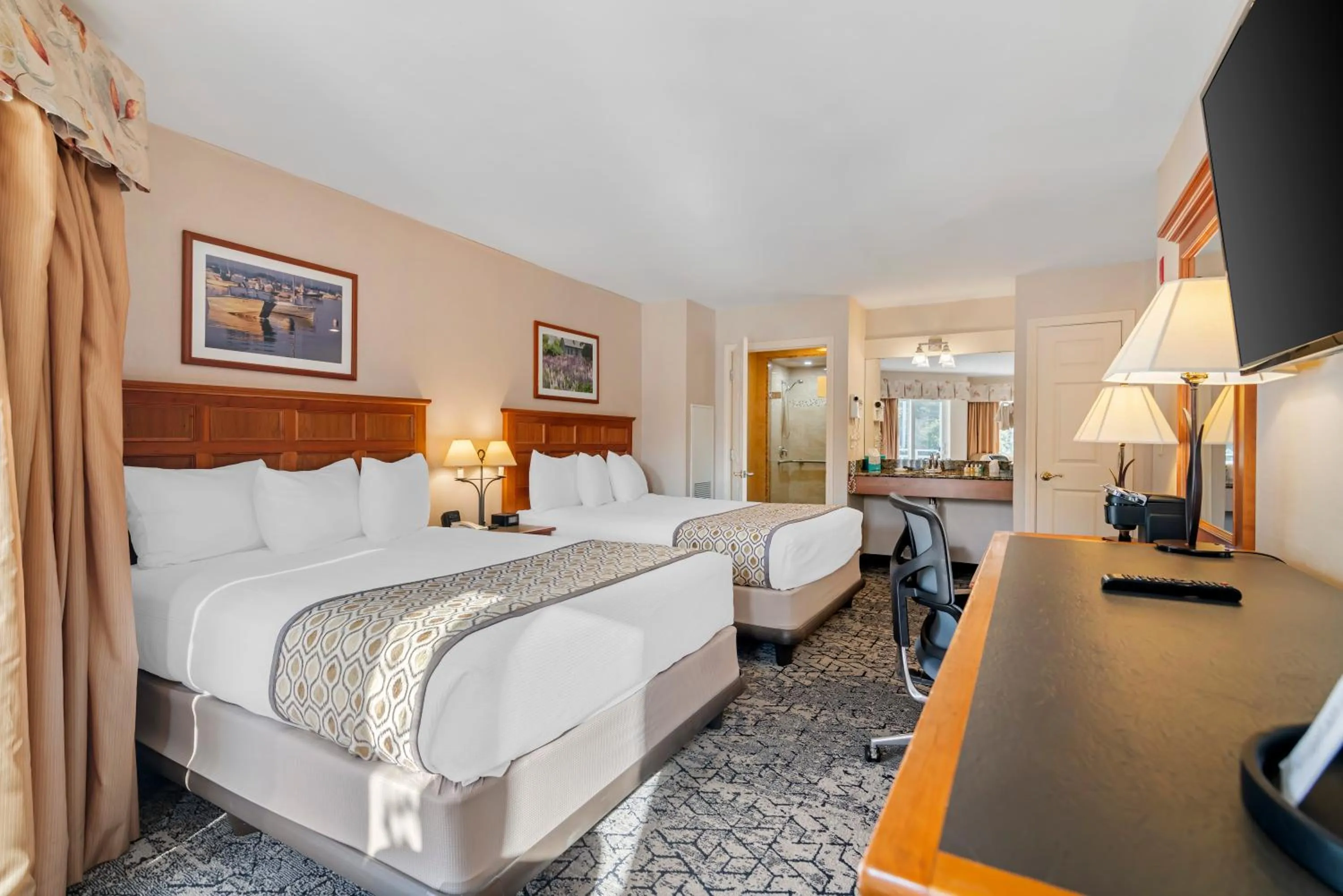 Bed in Meadowmere Resort