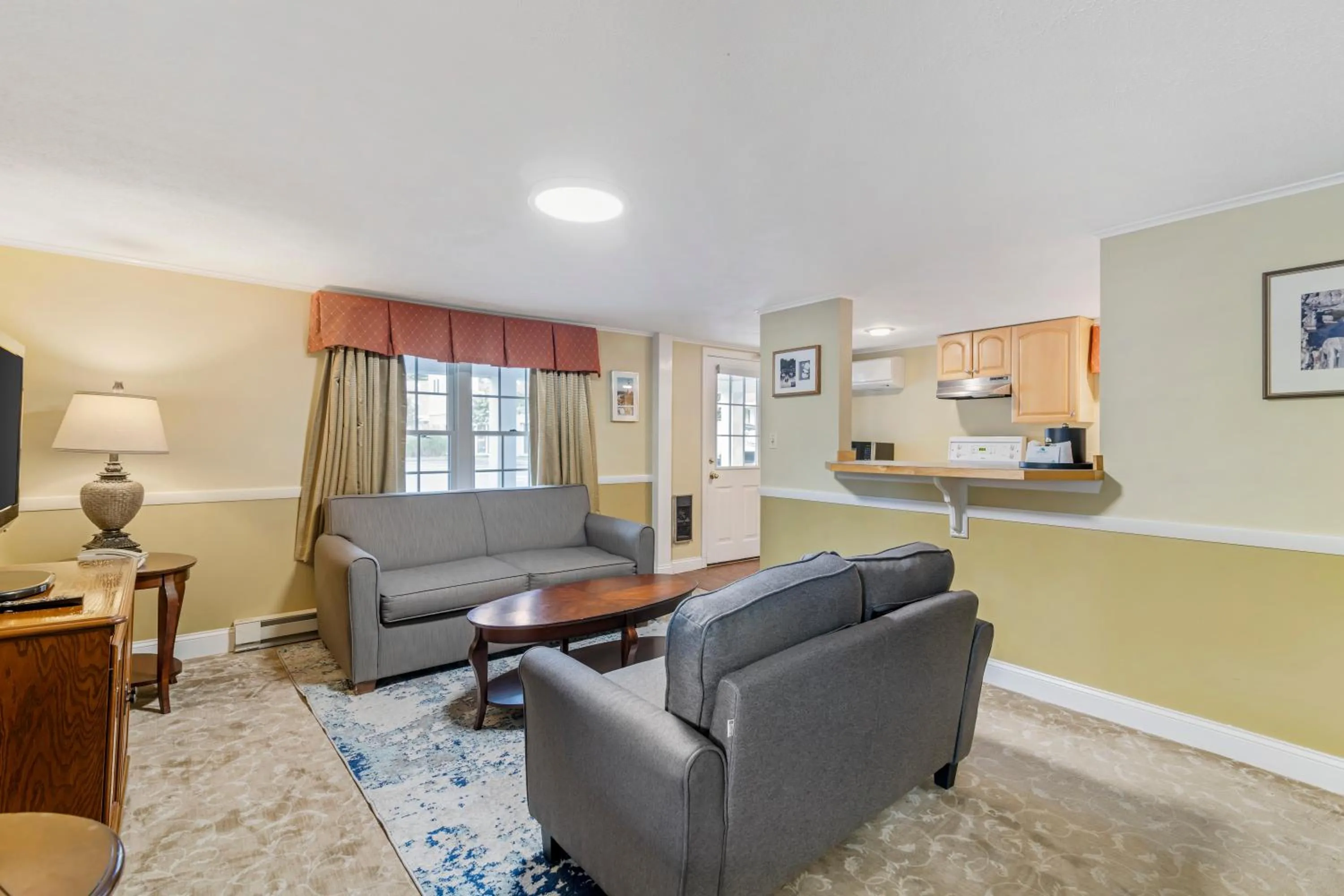 Kitchen or kitchenette in Meadowmere Resort