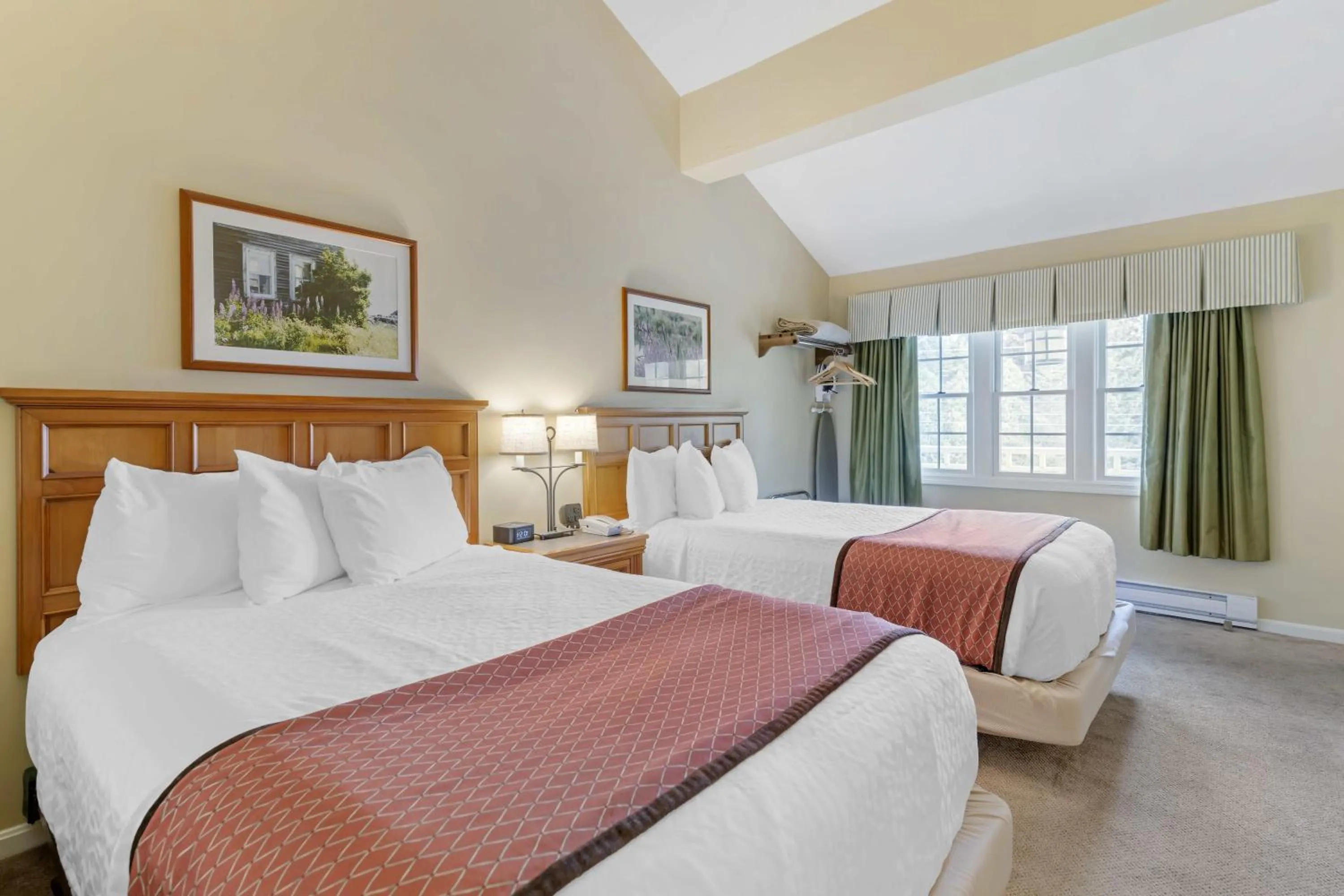 Bed in Meadowmere Resort