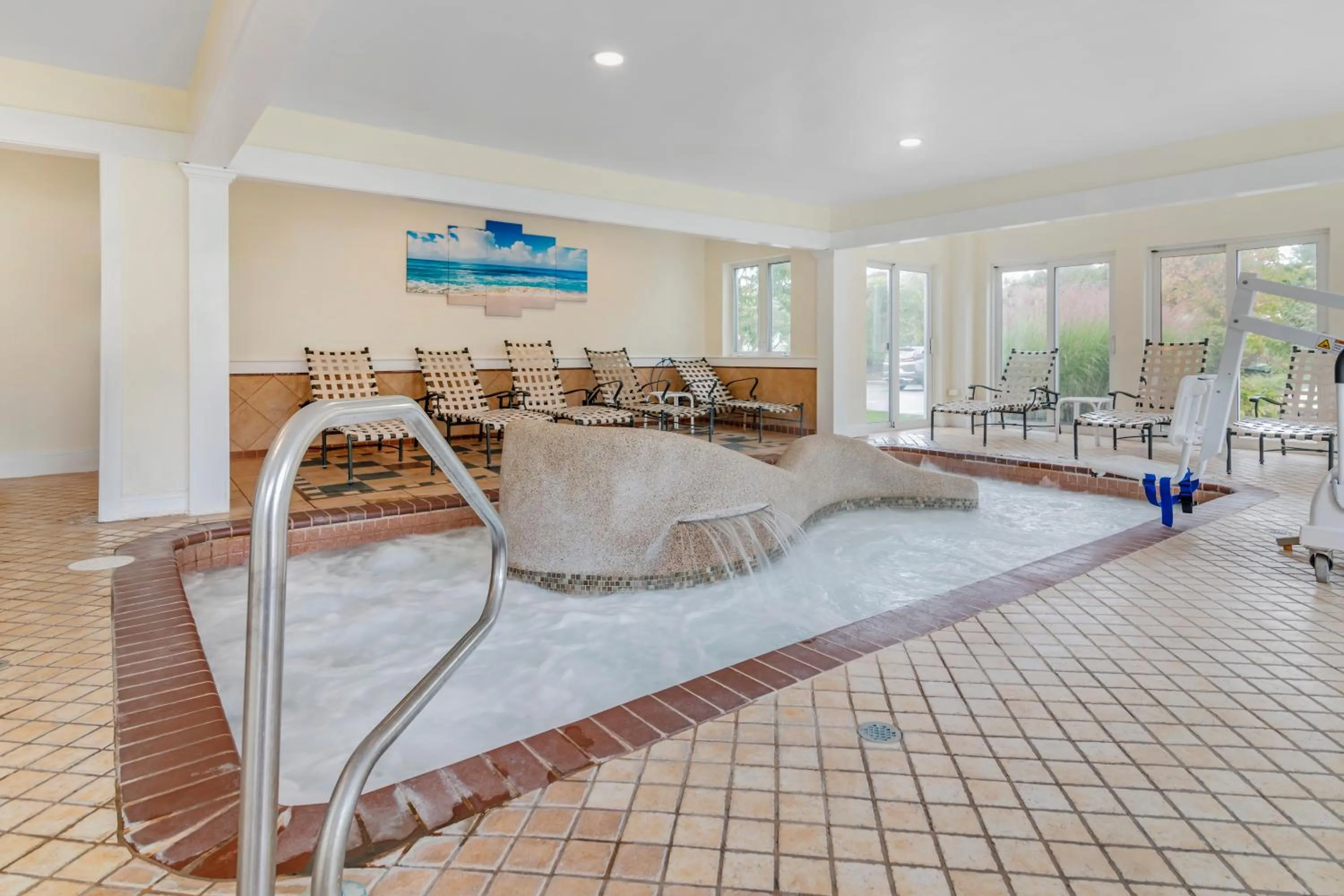 Hot Tub in Meadowmere Resort