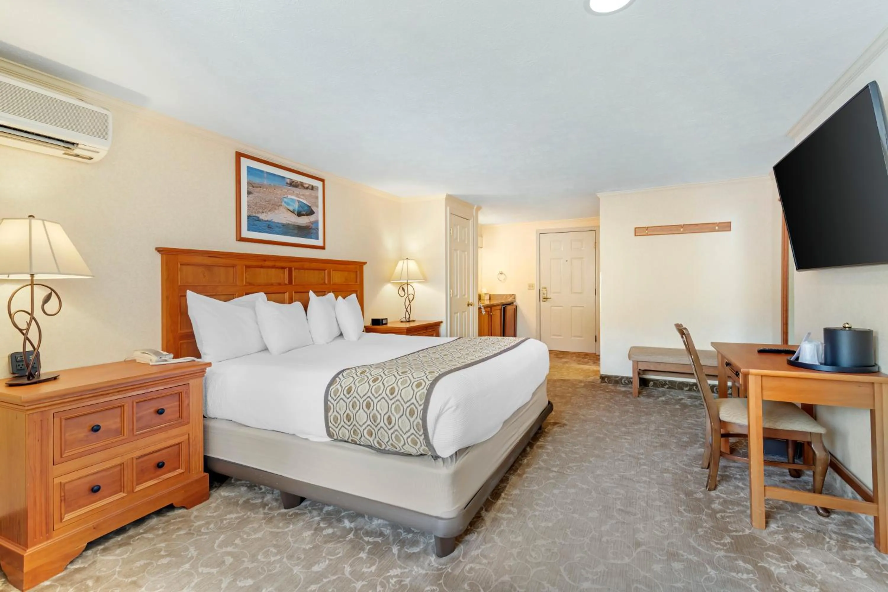 Bed in Meadowmere Resort