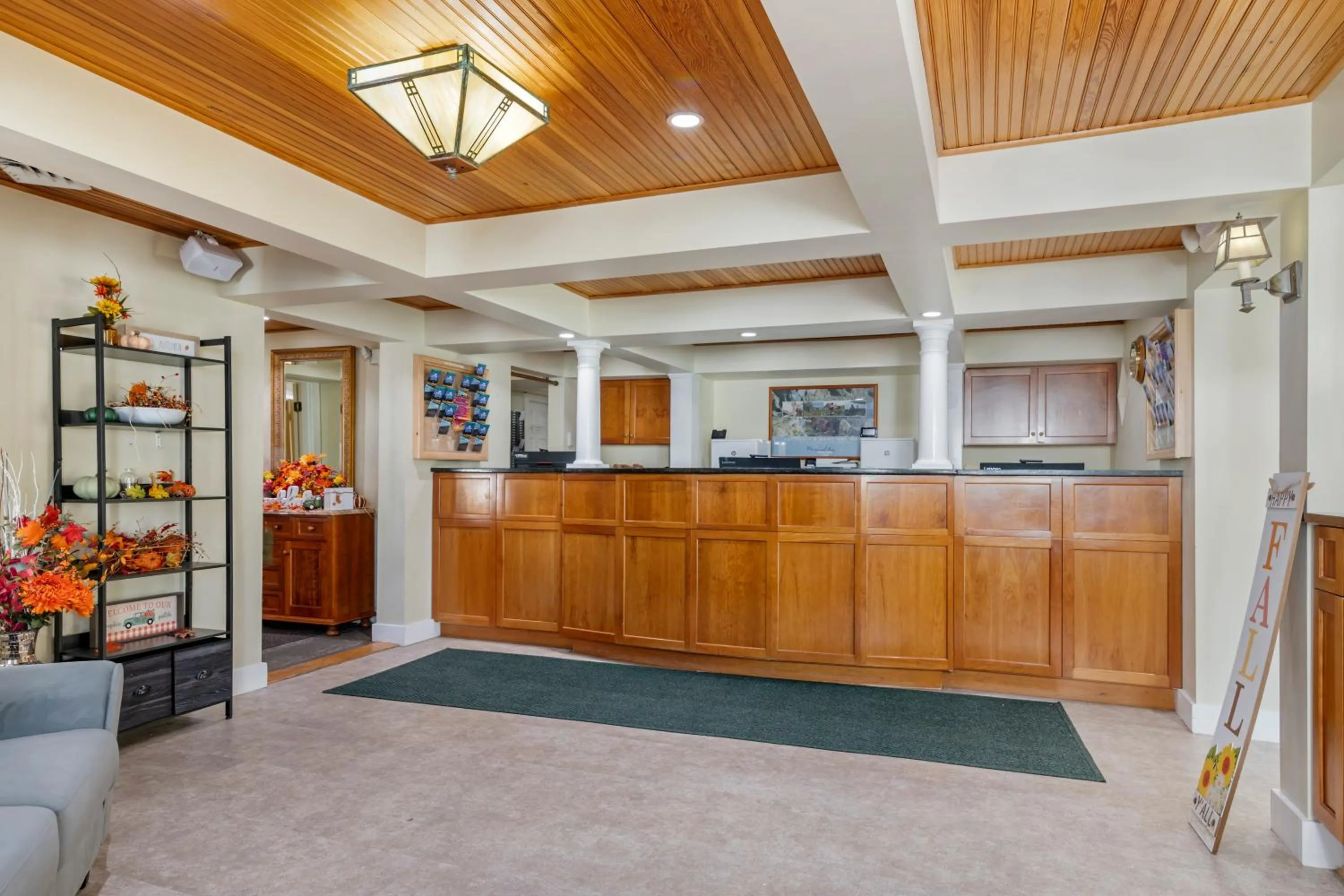 Lobby or reception in Meadowmere Resort