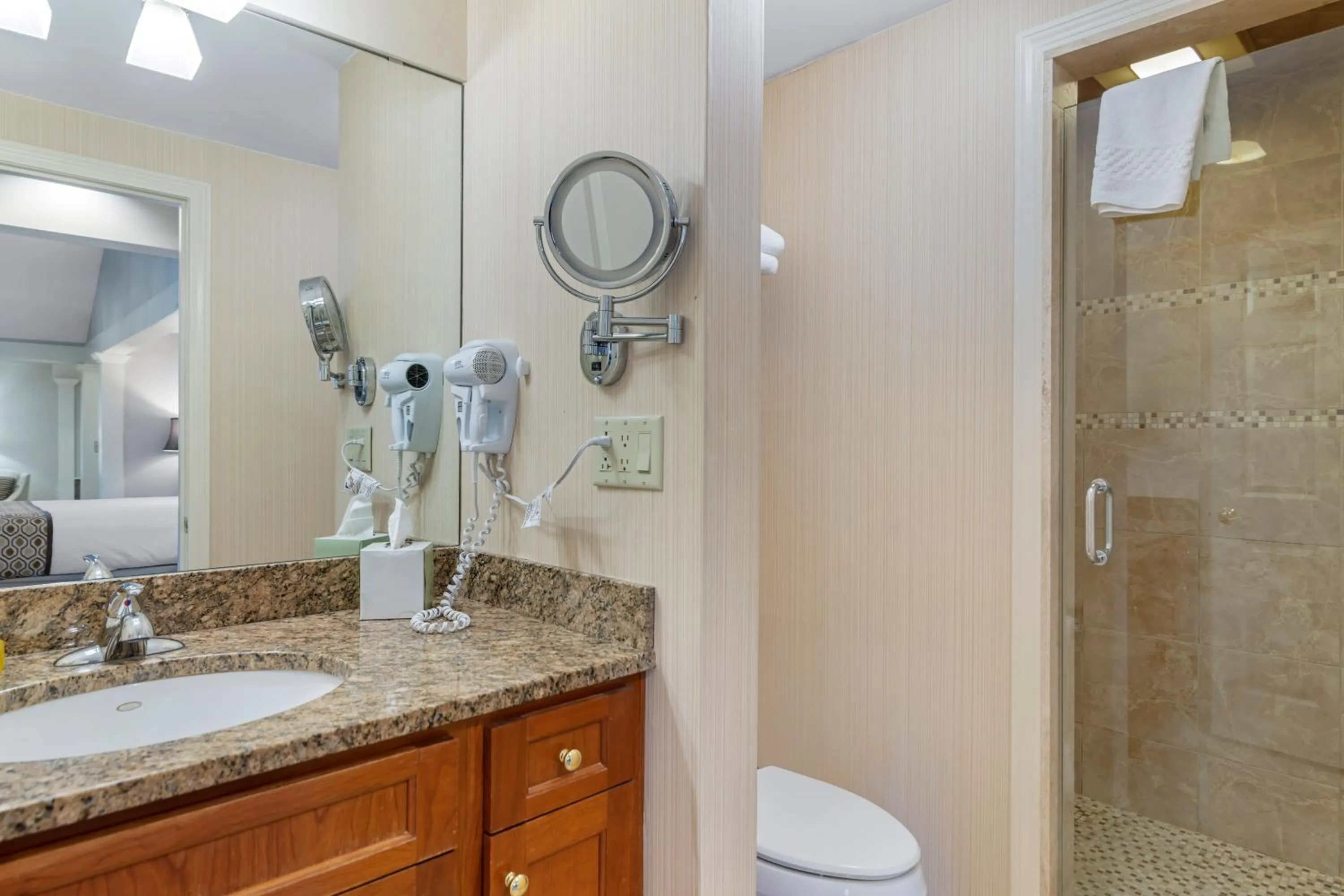 Shower in Meadowmere Resort