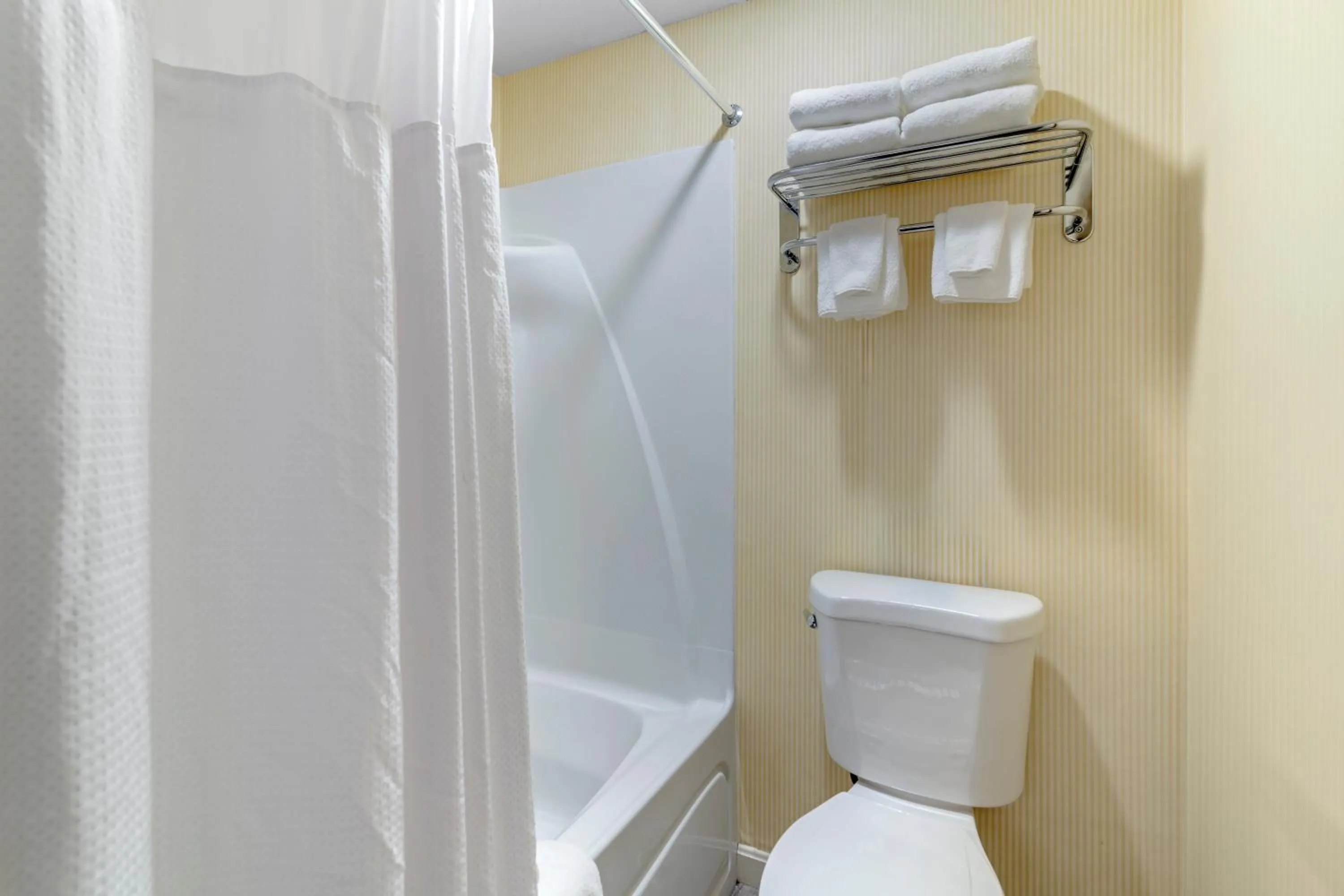 Toilet in Meadowmere Resort