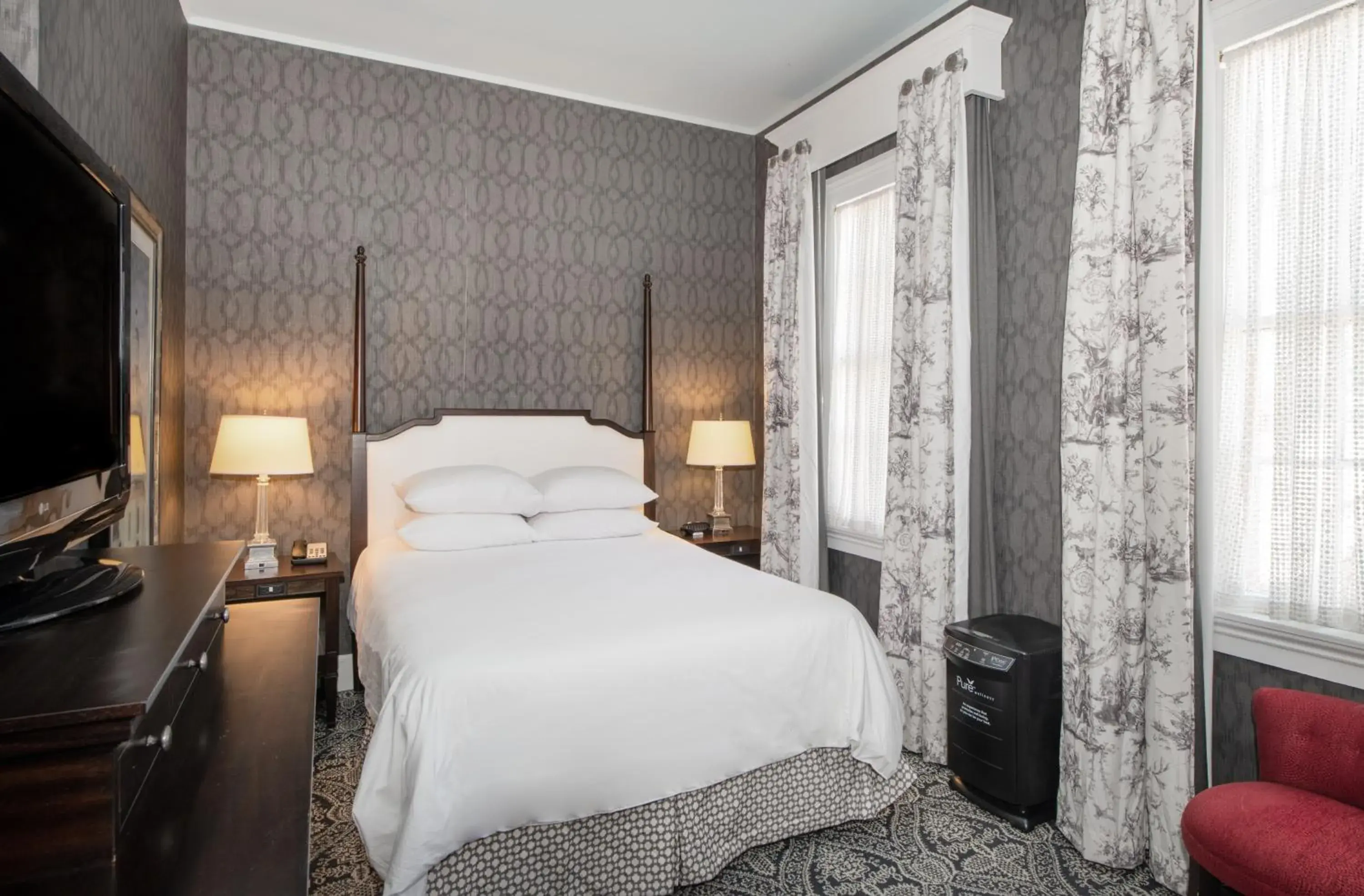 Robert Johnson 1 Queen Bed Pure Room Wellness Room in Historic Inns of Annapolis Robert Johnson 1 Queen Bed Pure Room Wellness Room in Historic Inns of Annapolis