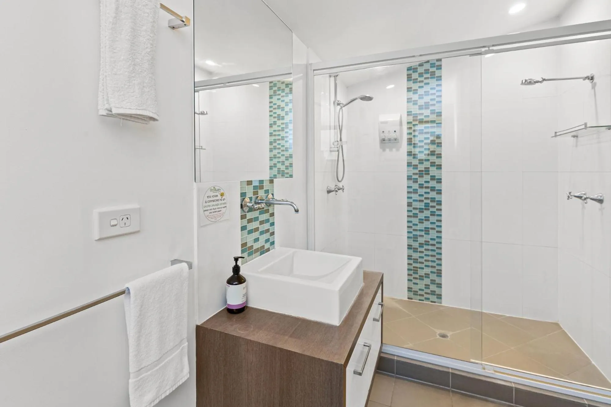 Bathroom in Hunchy Hideaway